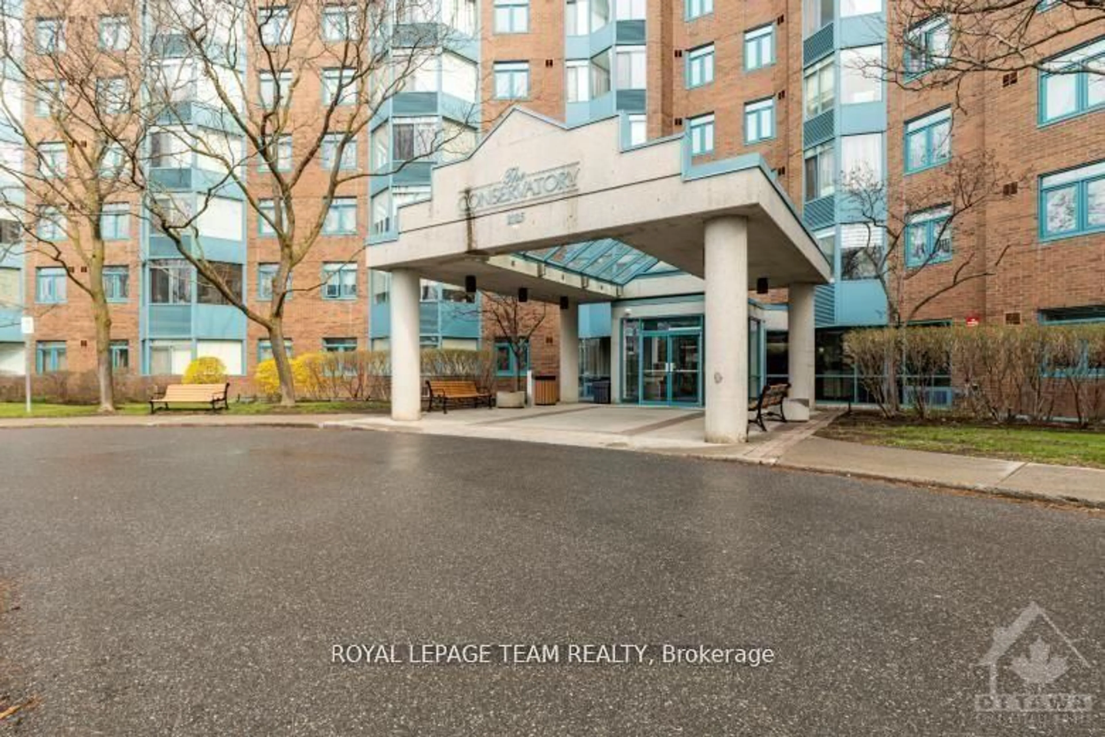 Indoor foyer for 1025 Grenon Ave #1101, Ottawa Ontario K2B 8S5