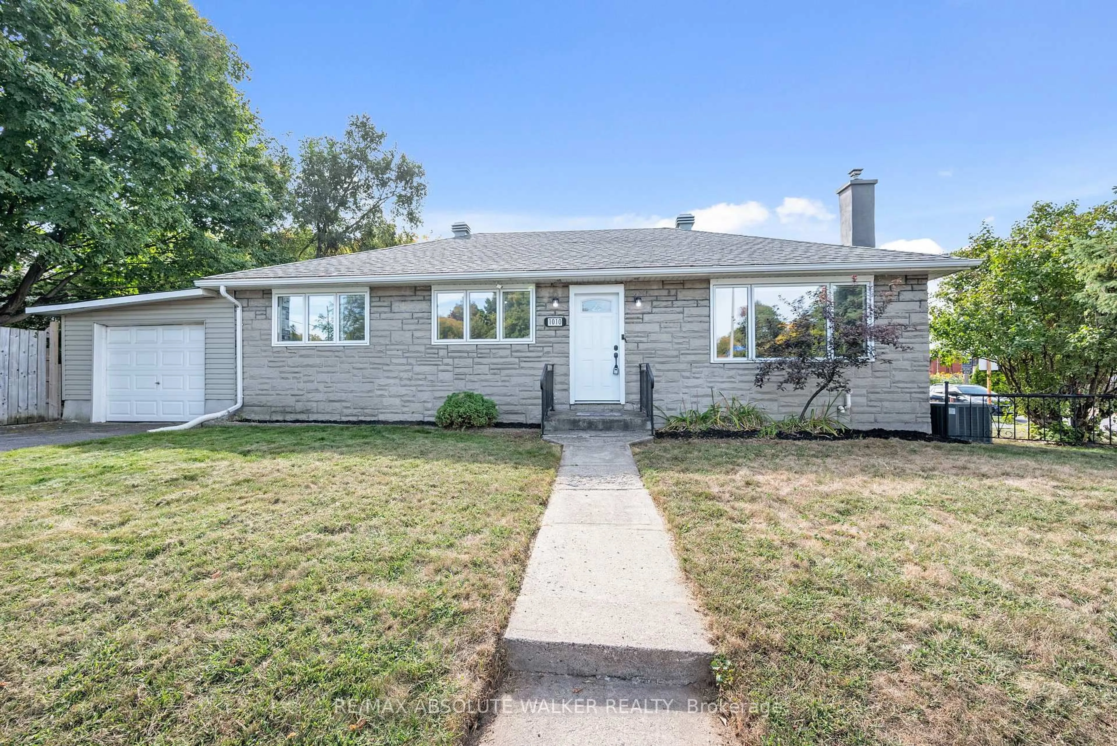 Home with brick exterior material, street for 1010 Kirkwood Ave, Ottawa Ontario K1Z 8M9