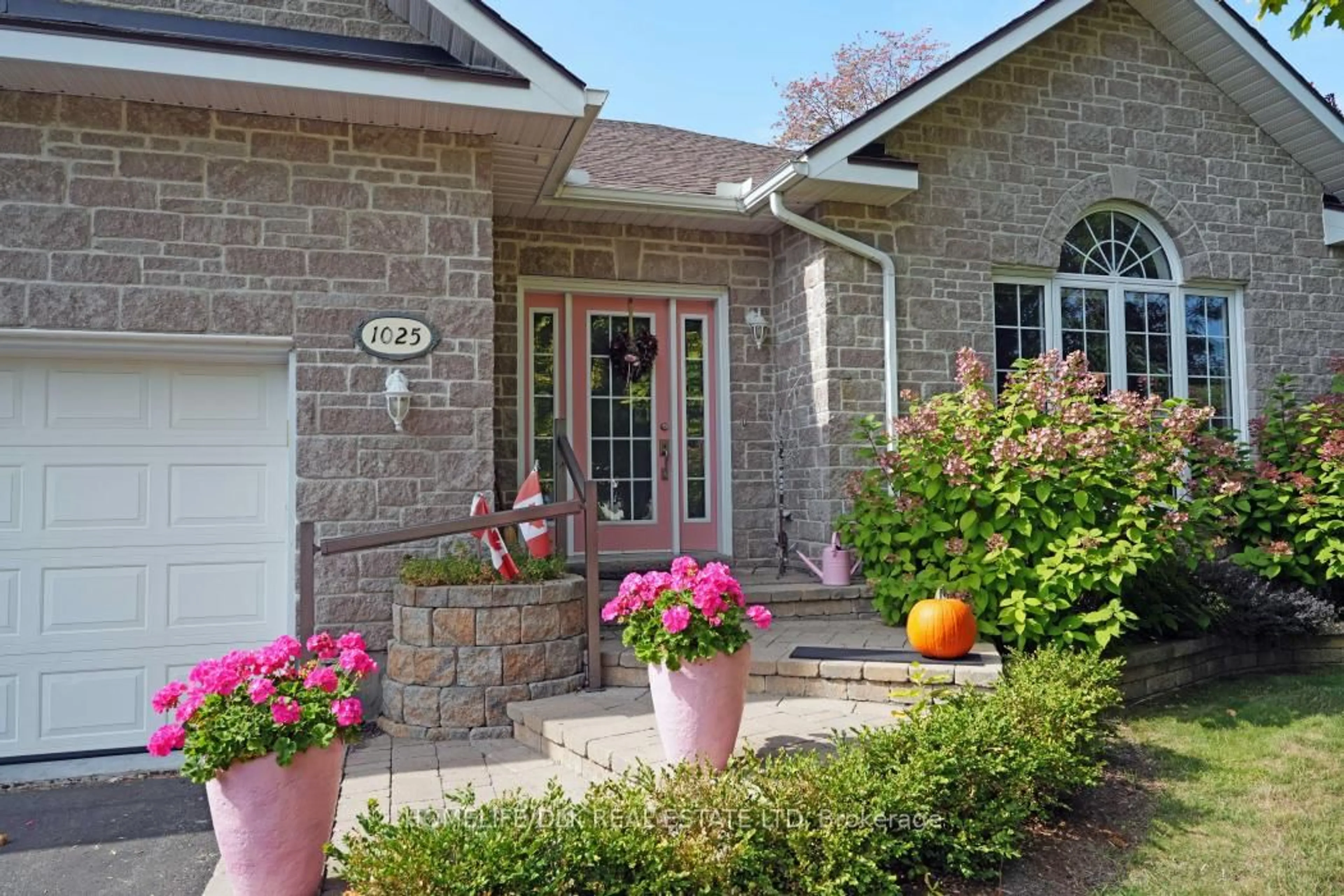 Home with brick exterior material, street for 1025 Massie Dr, Prescott Ontario K0E 1T0