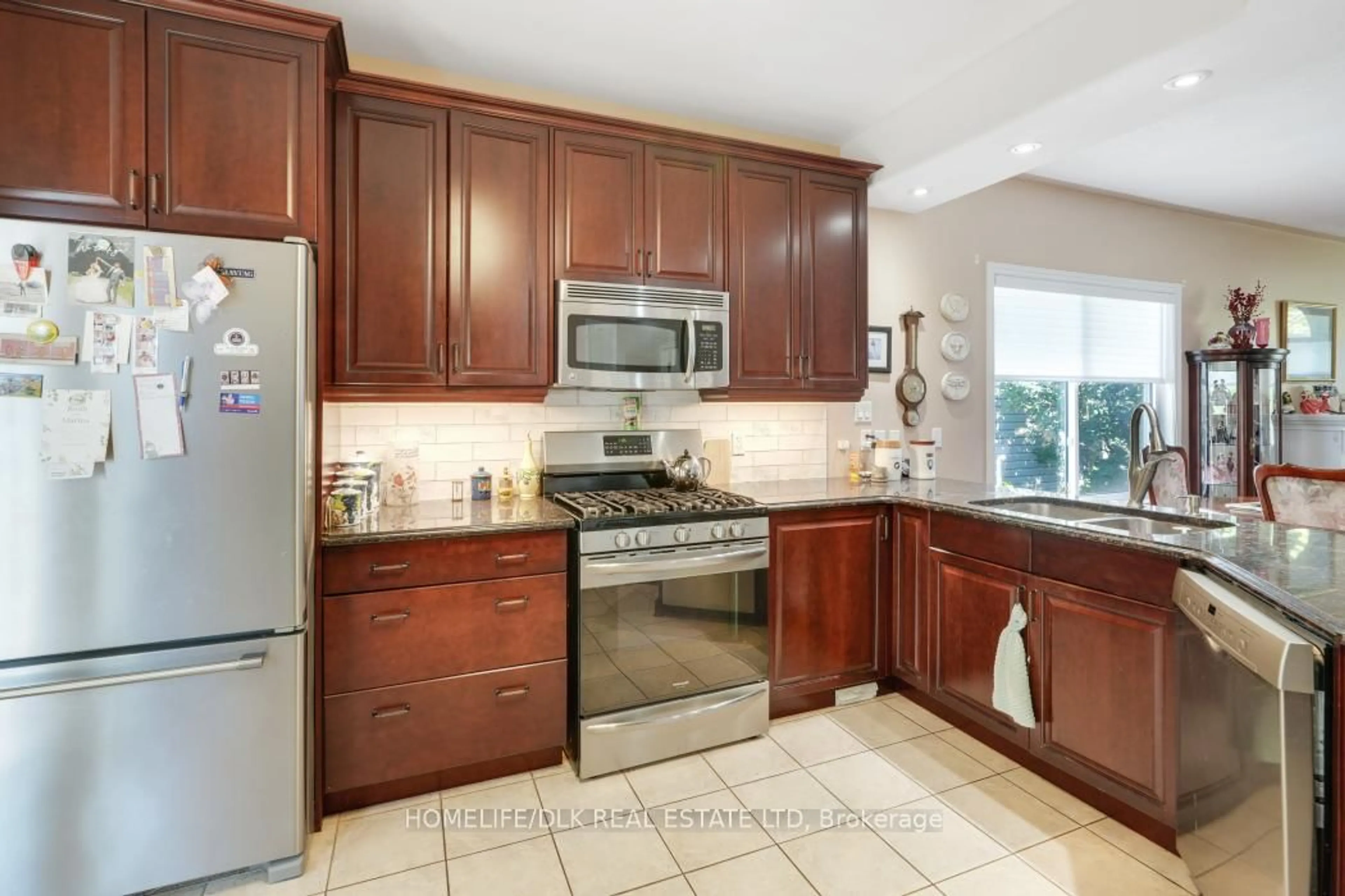 Standard kitchen, ceramic/tile floor for 1025 Massie Dr, Prescott Ontario K0E 1T0