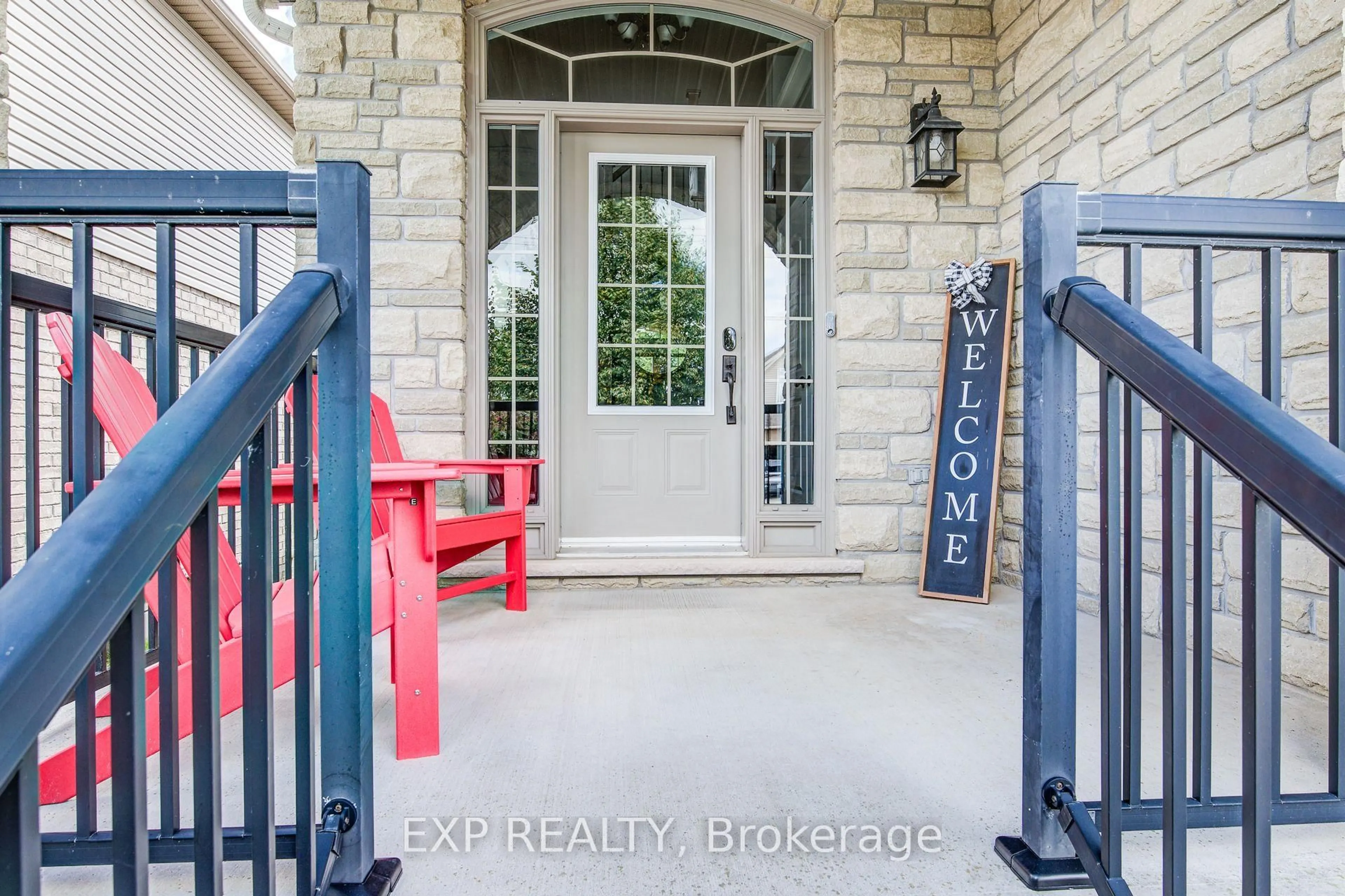 Indoor entryway for 279 Zeller Dr, Kitchener Ontario N2A 0B2
