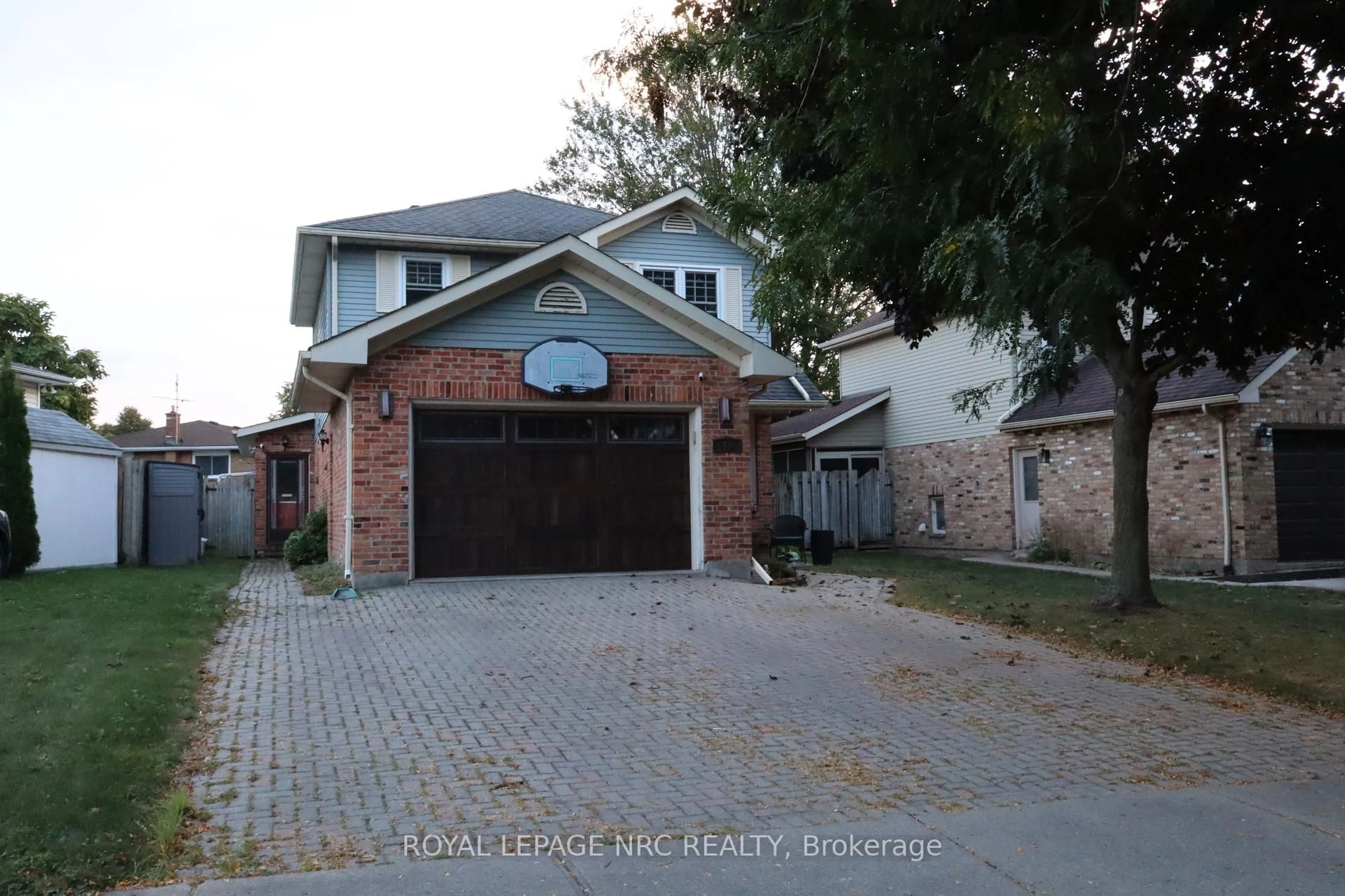 Home with brick exterior material, street for 6164 Crimson Dr, Niagara Falls Ontario L2G 7S4