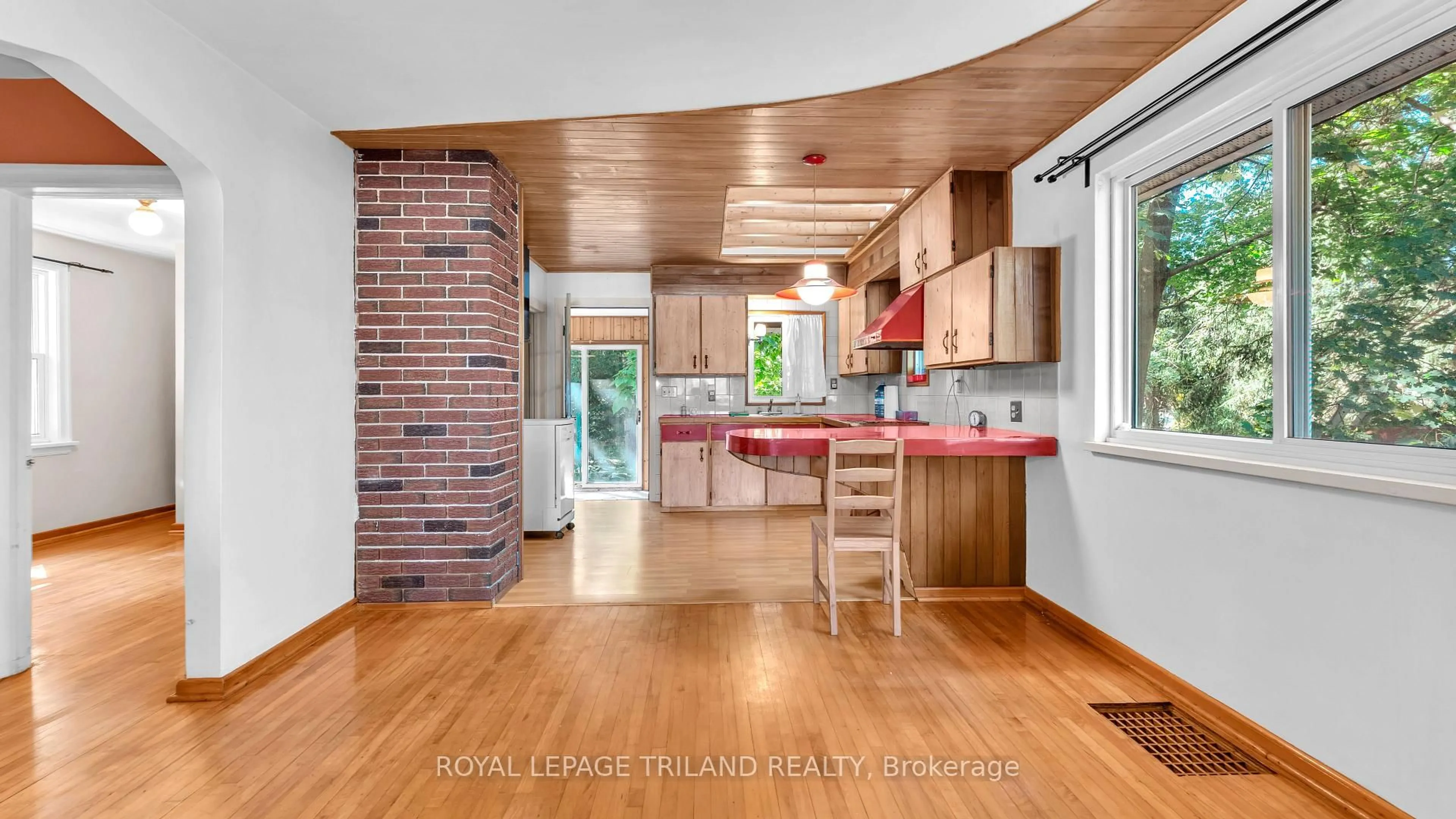 Open concept kitchen, unknown for 1041 Hamilton Rd, London East Ontario N5W 1A7