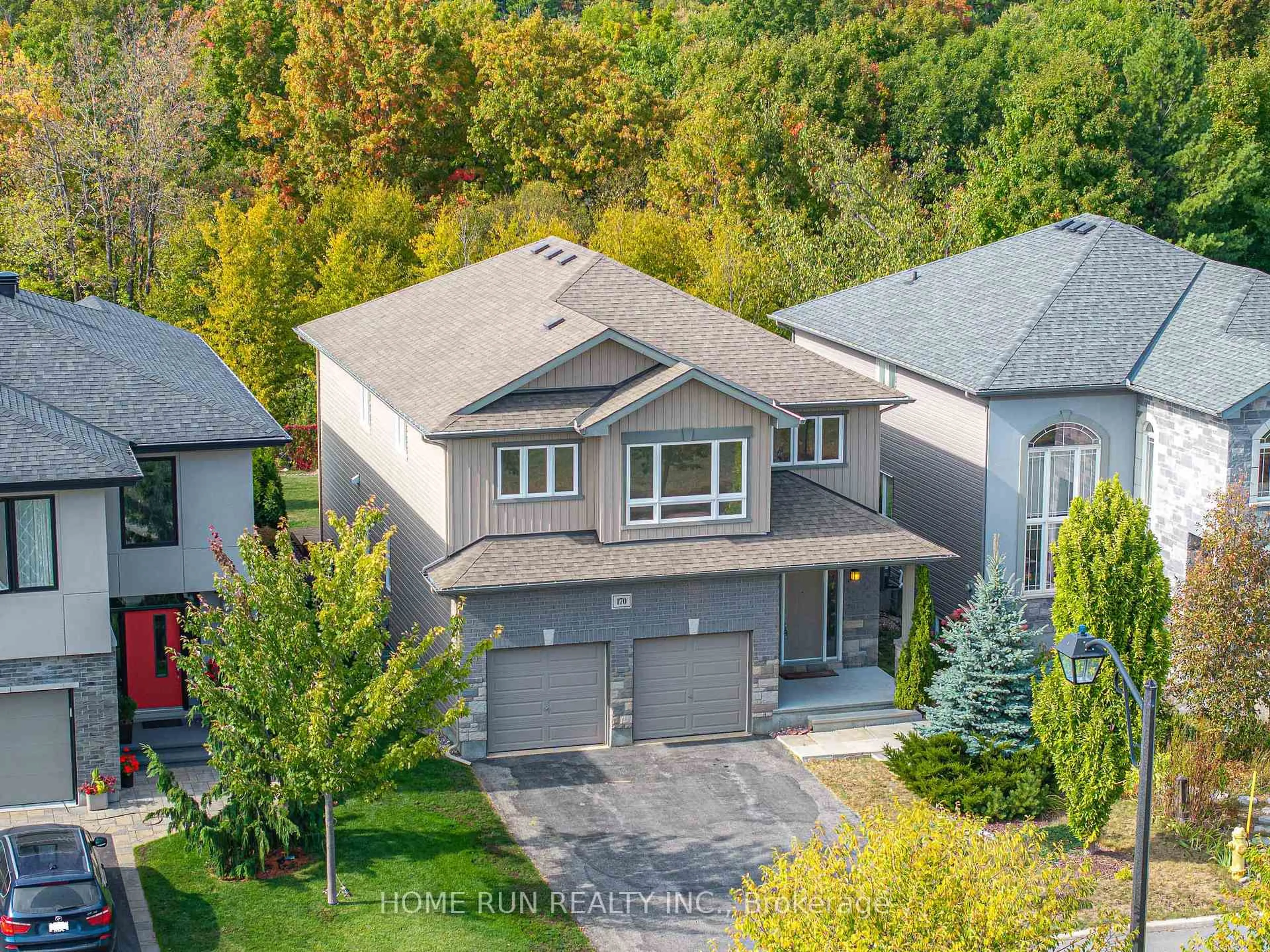A pic from outside/outdoor area/front of a property/back of a property/a pic from drone, street for 170 Escarpment Cres, Kanata Ontario K2T 0L7