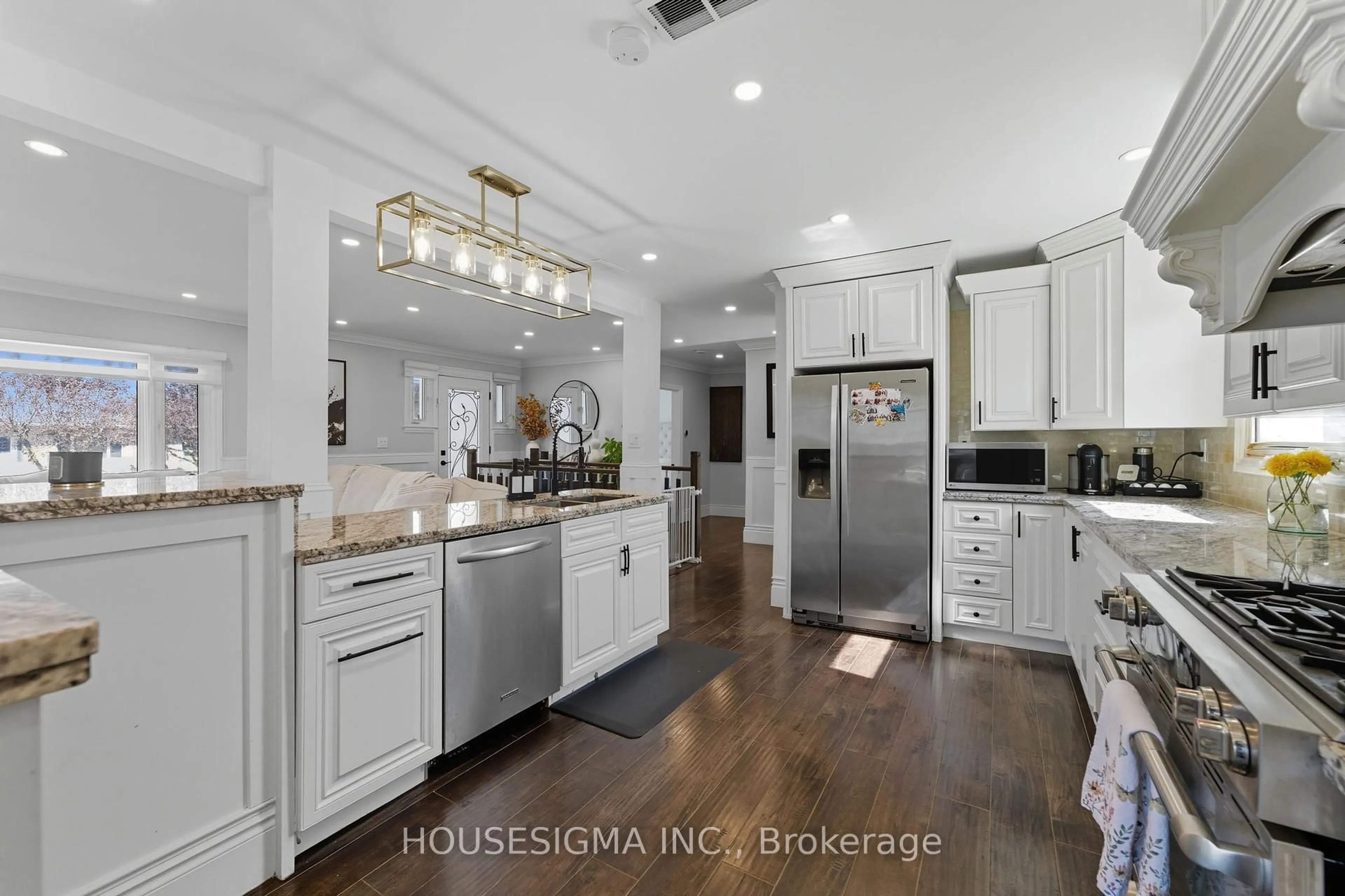 Open concept kitchen, ceramic/tile floor for 182 Federal St, Hamilton Ontario L8E 1N7