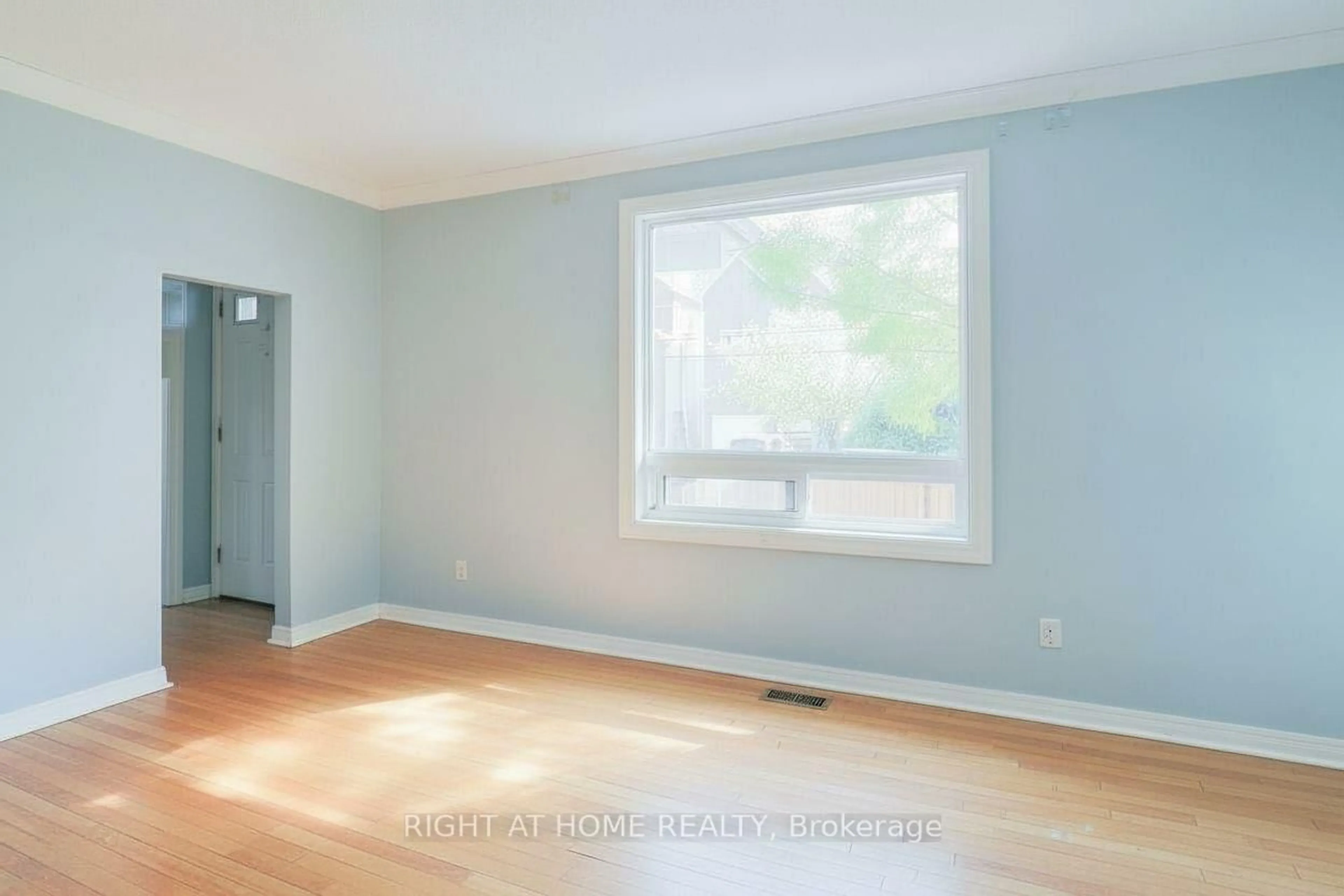 A pic of a room for 311 Presland Rd #A, Ottawa Ontario K1K 2B6