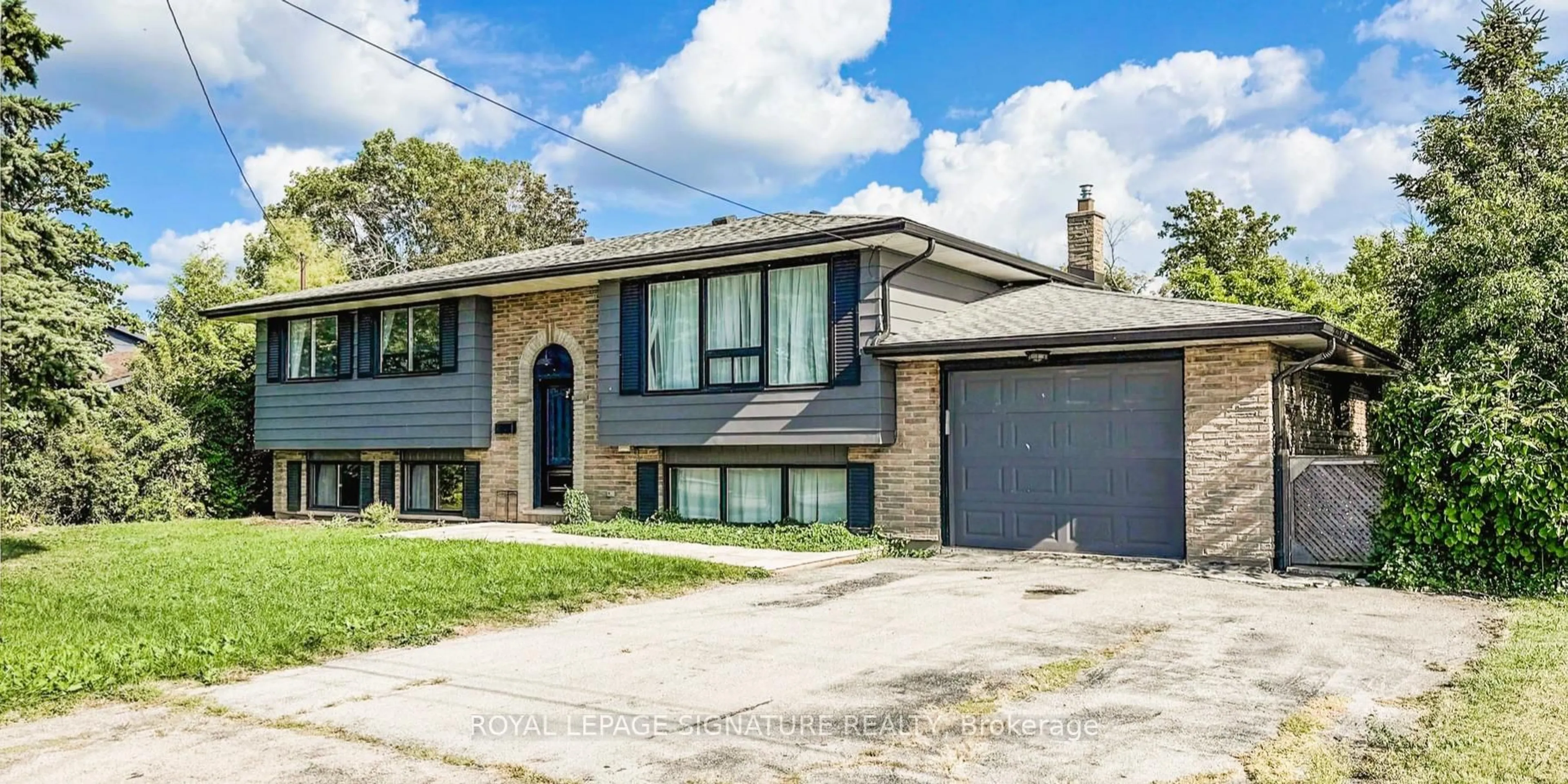 Home with brick exterior material, street for 354 Albany St, Fort Erie Ontario L2A 1L9