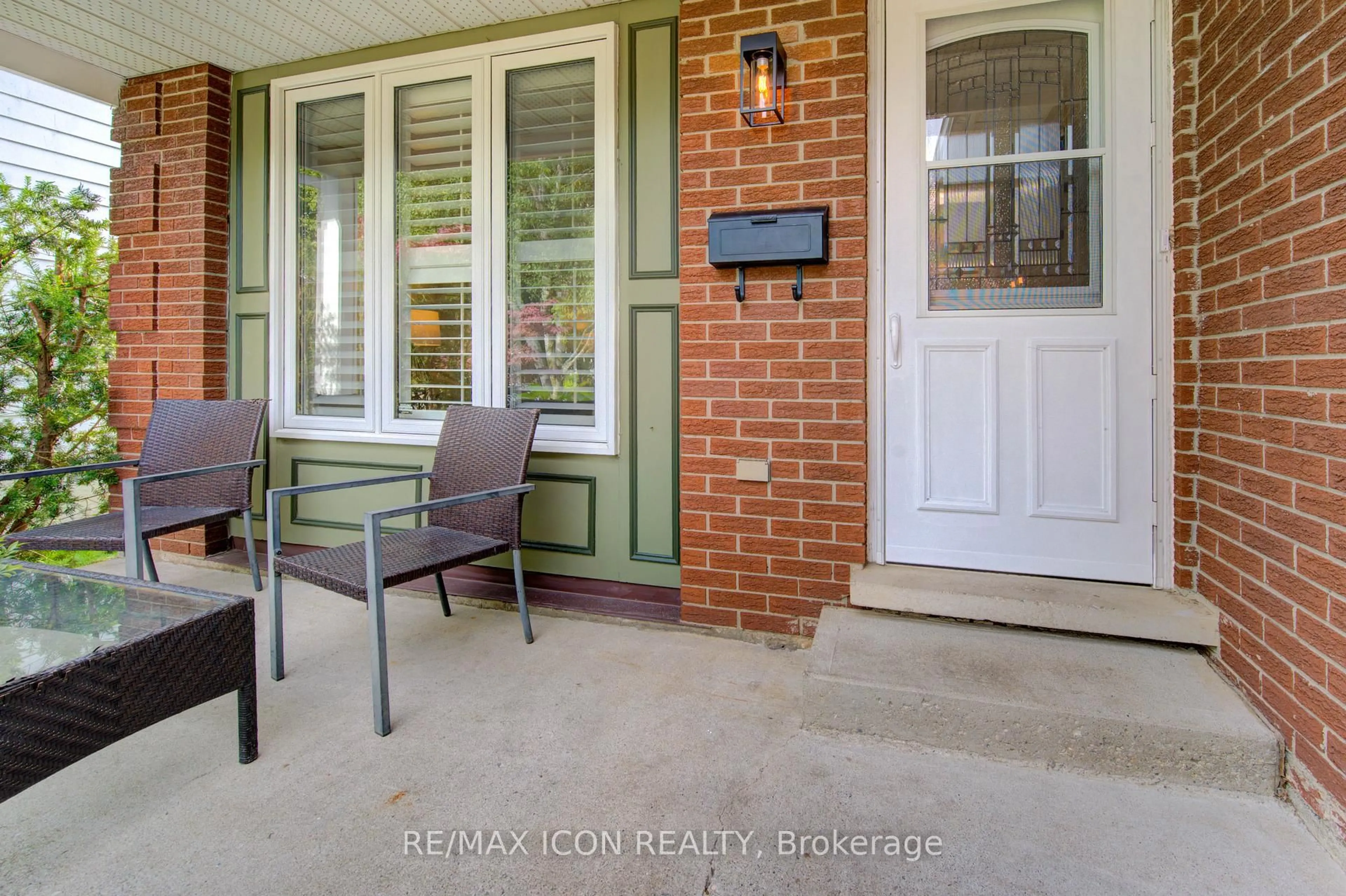 Indoor entryway for 43 Winding Way, Kitchener Ontario N2N 1M4