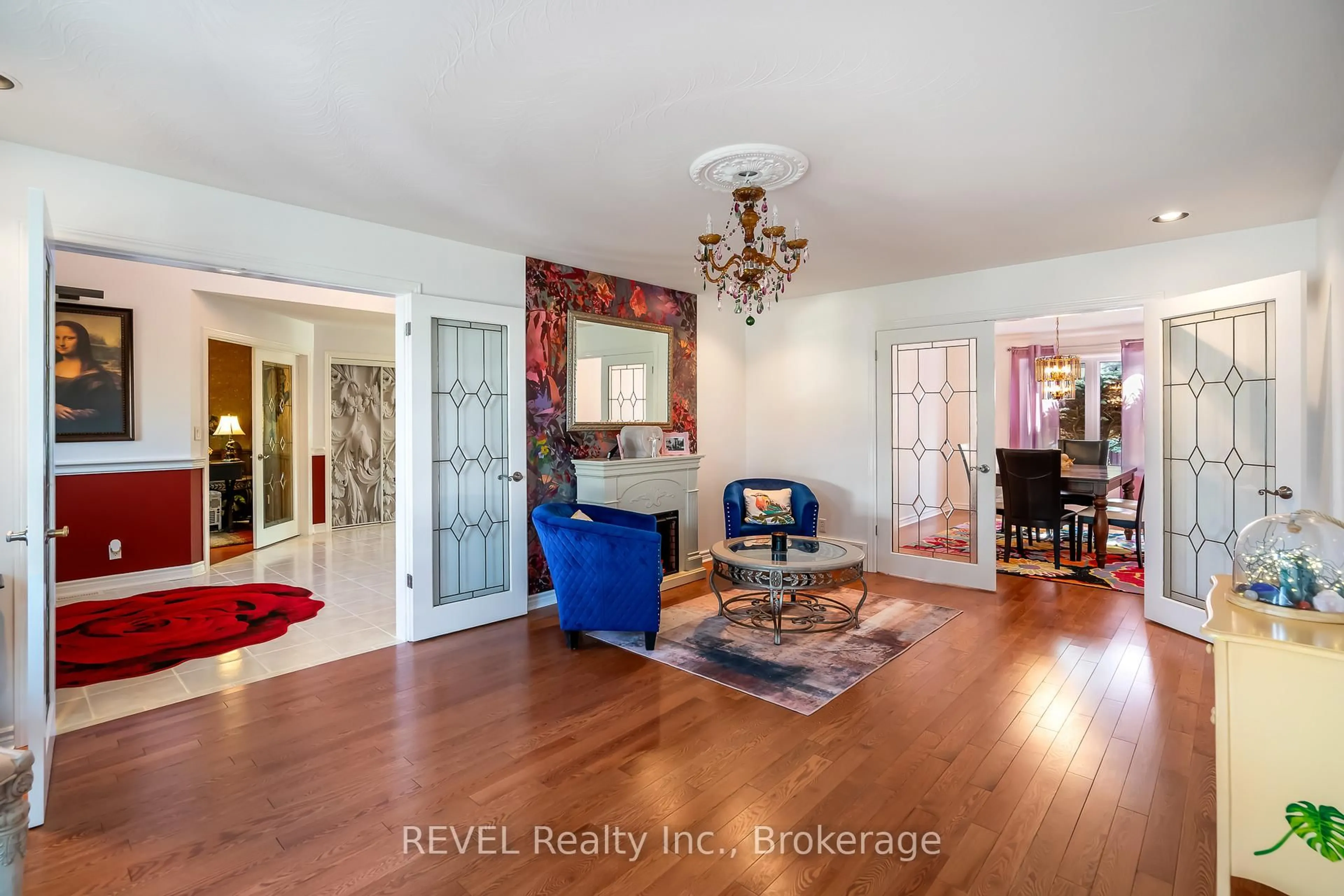 Indoor foyer for 23 Green Meadow Cres, Welland Ontario L3C 6X2