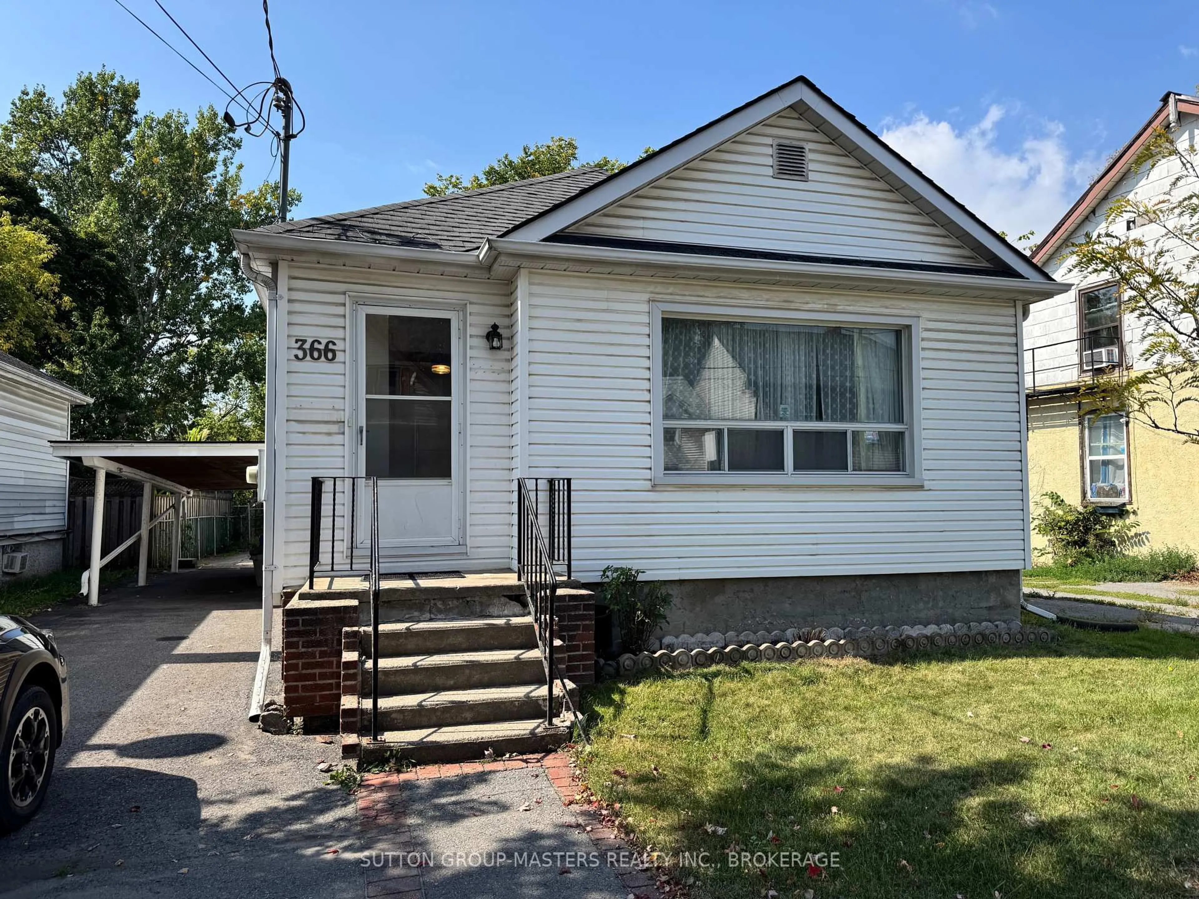 Home with vinyl exterior material, street for 366 Division St, Kingston Ontario K7K 4A3