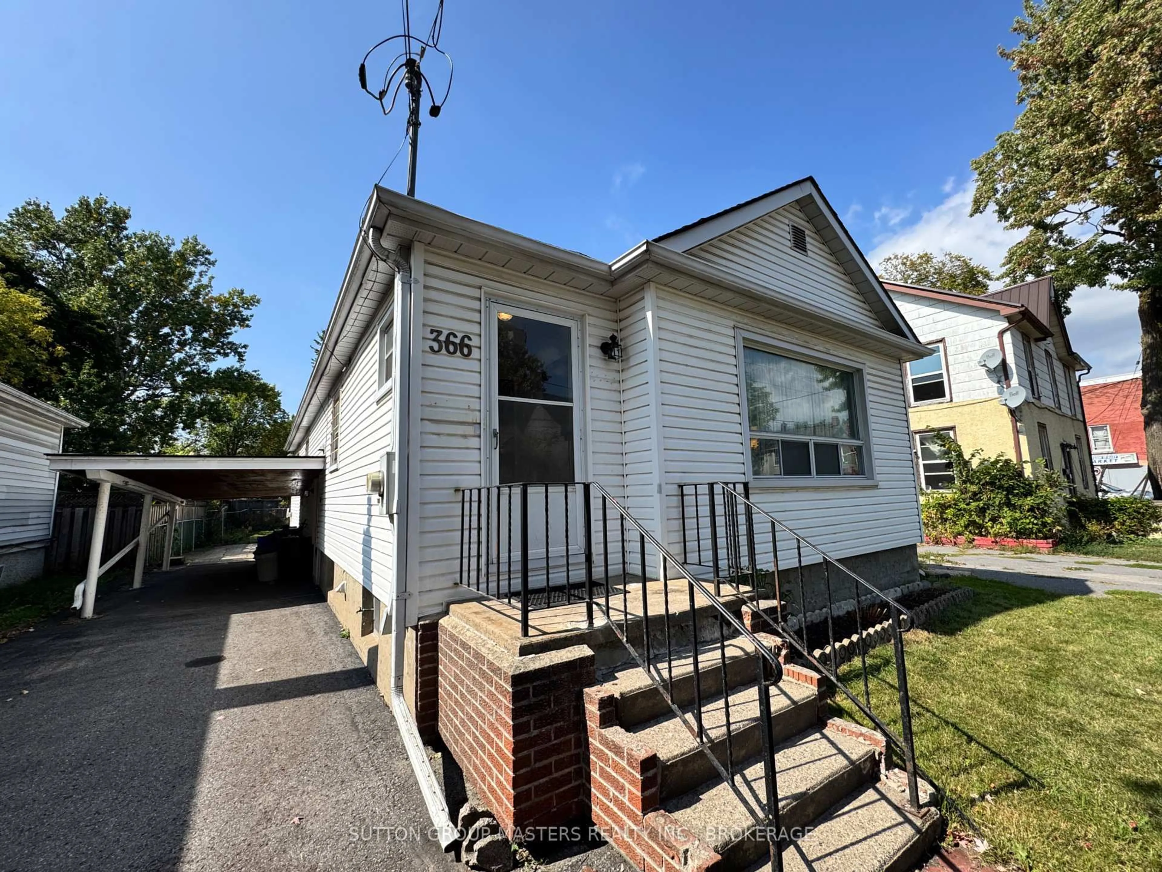 Home with vinyl exterior material, street for 366 Division St, Kingston Ontario K7K 4A3