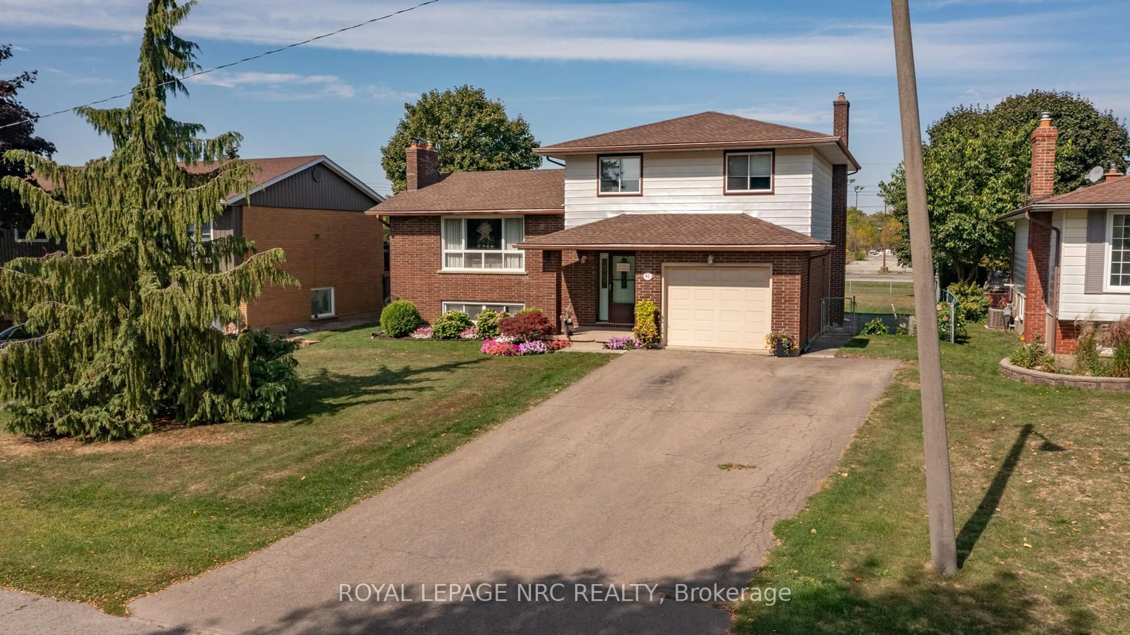 A pic from outside/outdoor area/front of a property/back of a property/a pic from drone, street for 41 Third Ave, Port Colborne Ontario L3K 5P2