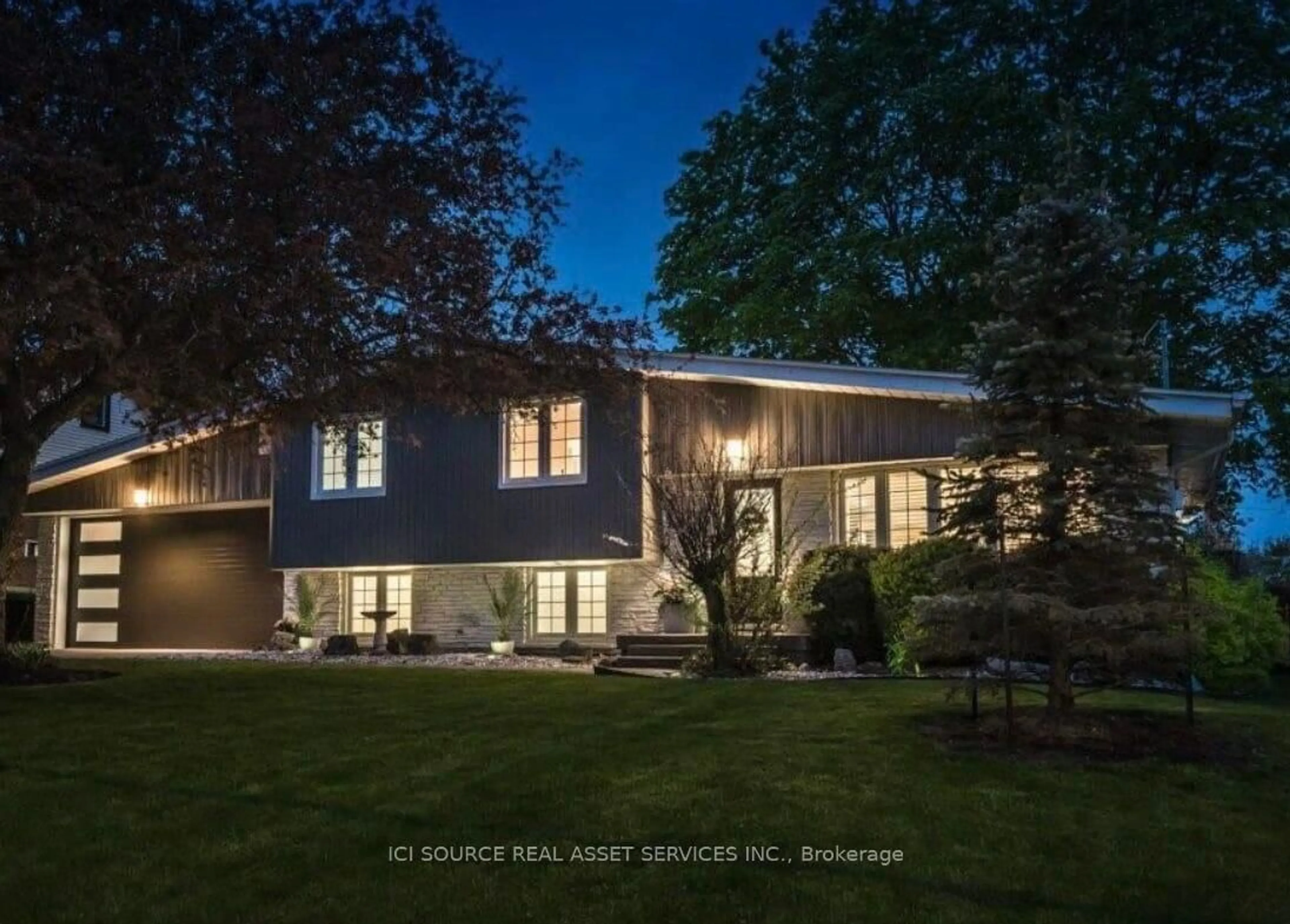 Unknown for 92 Water St, Woolwich Ontario N0B 2N0