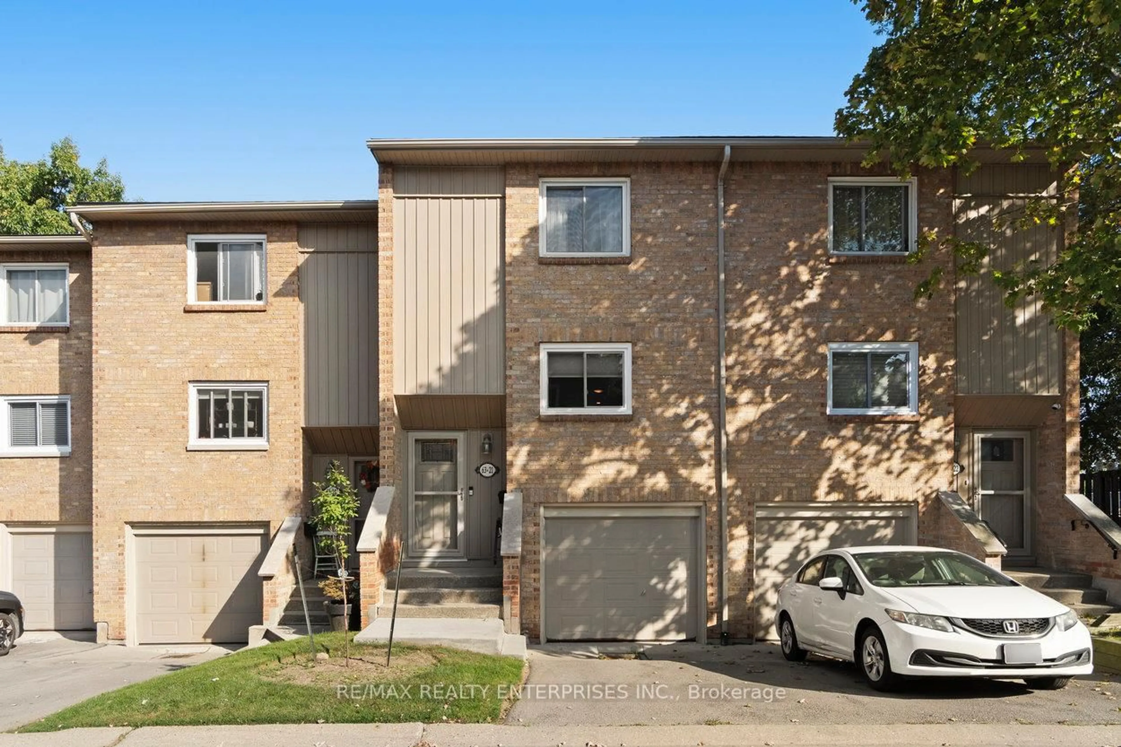 Unknown for 63 Fonthill Rd #21, Hamilton Ontario L9C 6T1