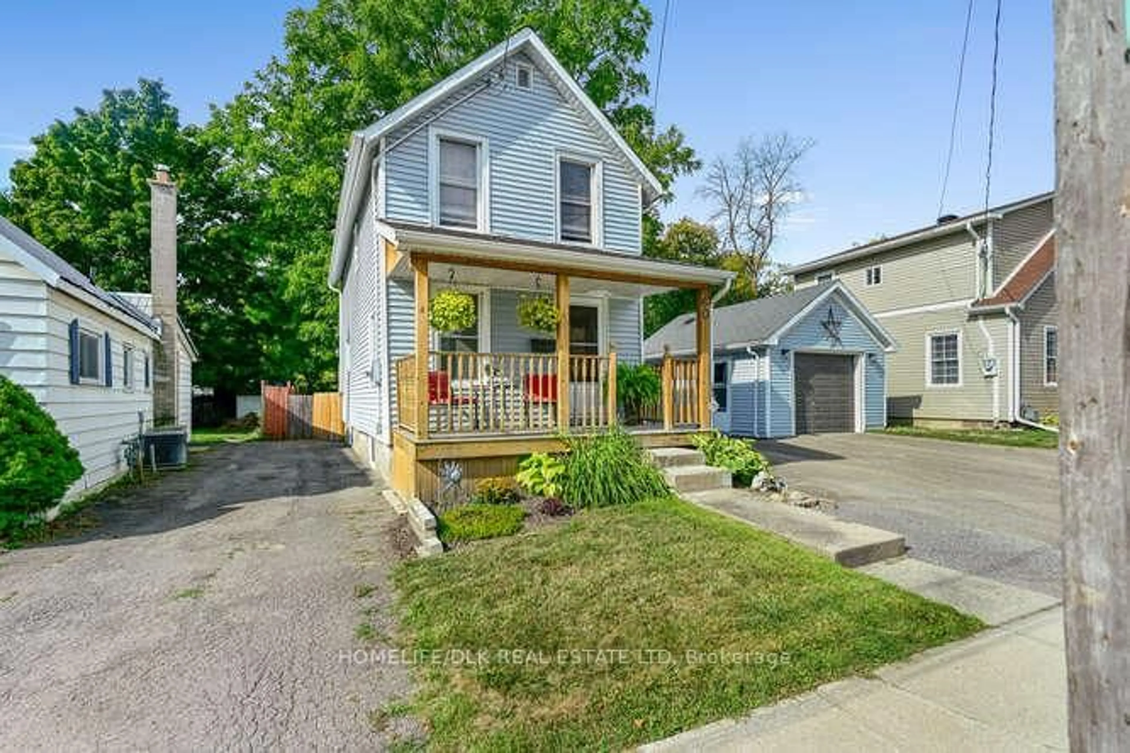 Home with vinyl exterior material, street for 60 Amy St, Brockville Ontario K6V 1V8