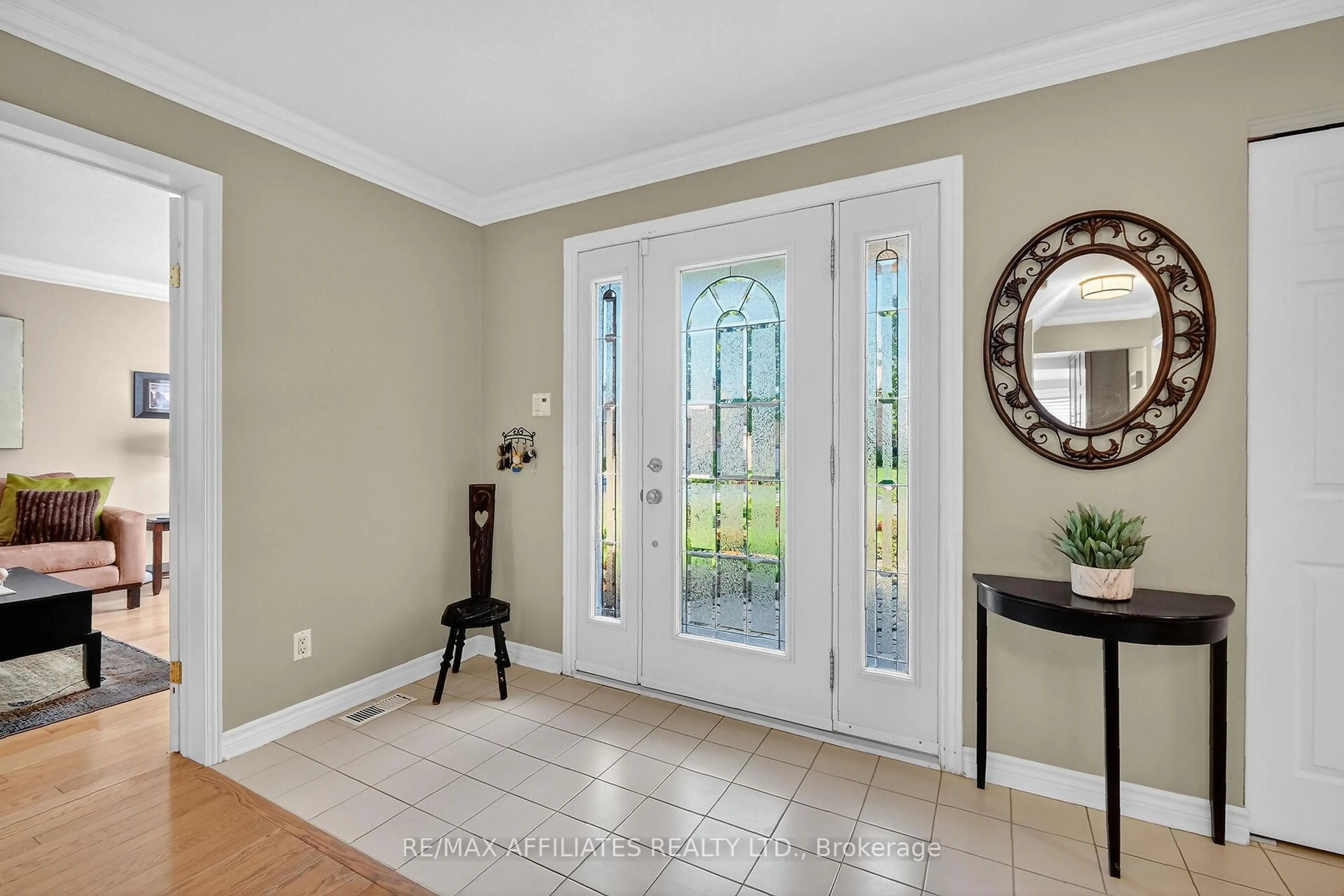 Indoor entryway for 560 Falwyn Cres, Orleans Ontario K4A 2A4