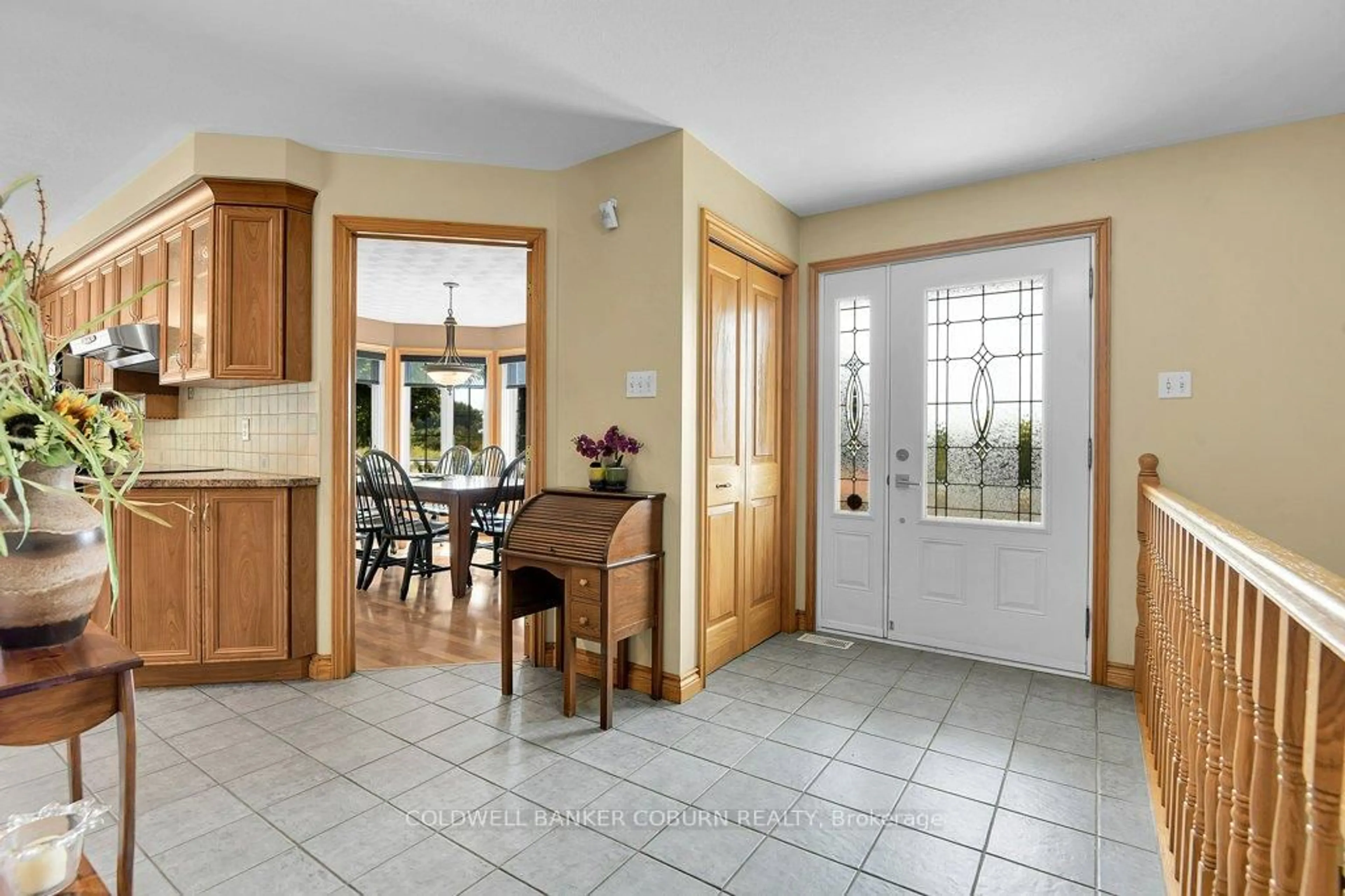 Indoor entryway for 11229 Lakeshore Dr, South Dundas Ontario K0E 1K0
