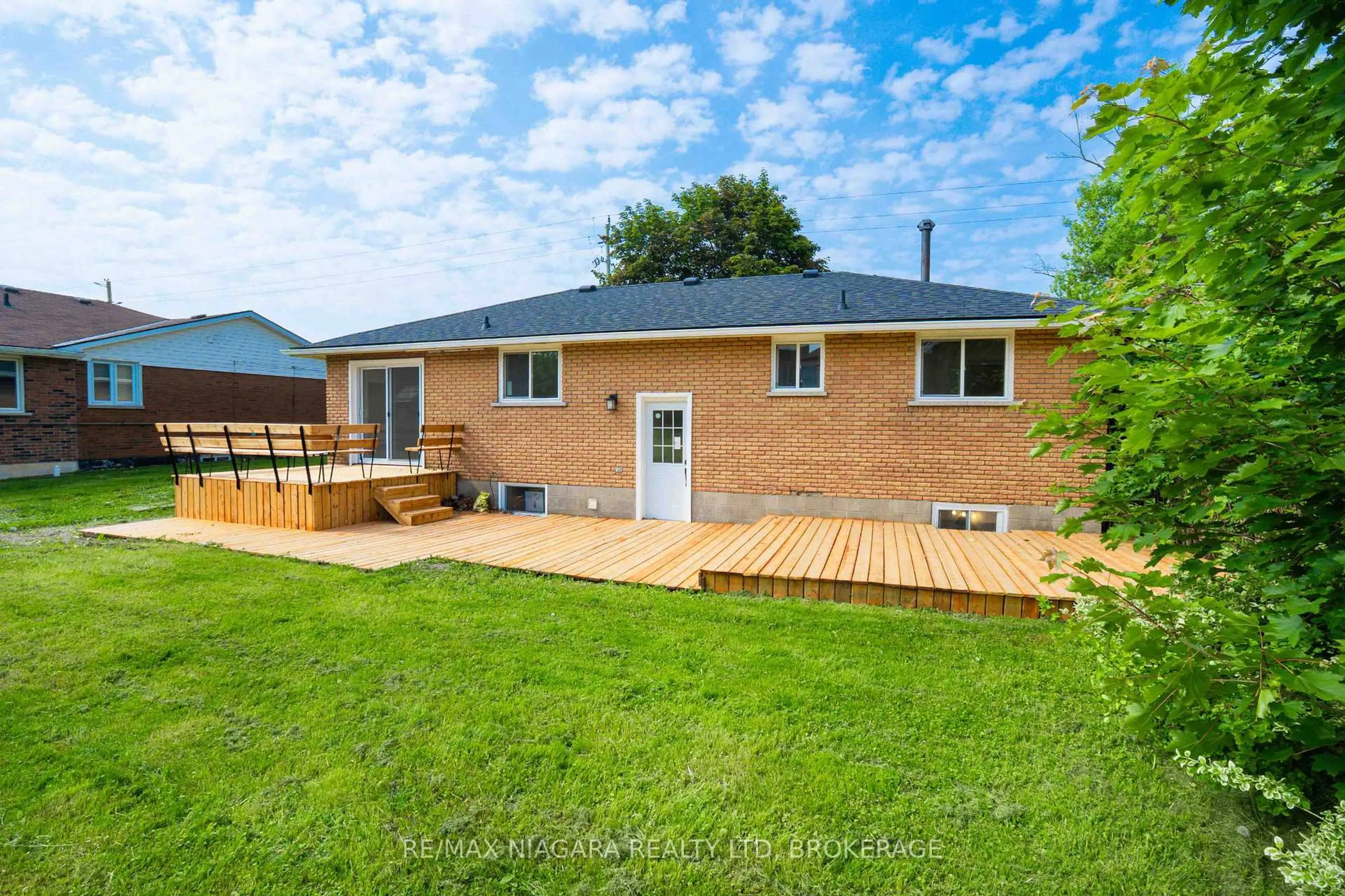 Unknown for 97 King St St, Haldimand Ontario N0A 1H0