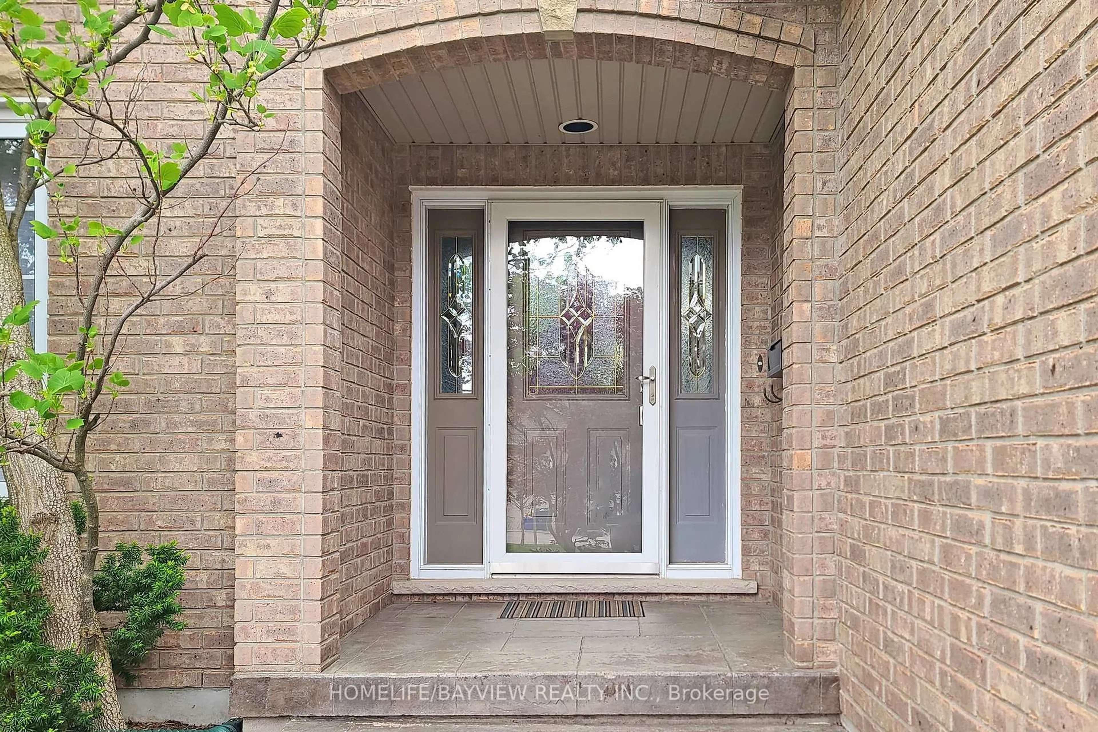Indoor entryway for 574 Sandbanks Cres, Waterloo Ontario N2V 2K2