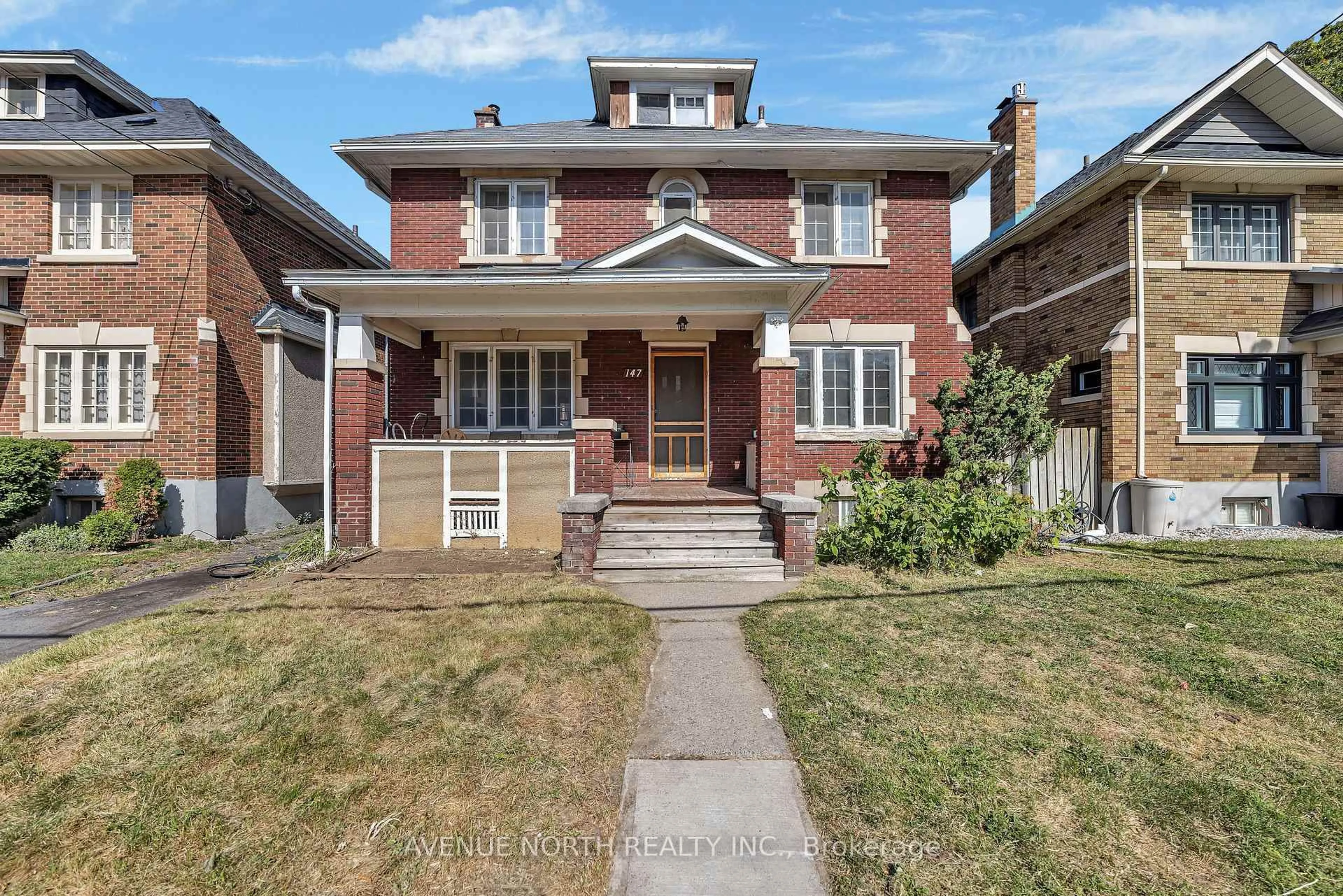 Home with brick exterior material, street for 147 Aylmer Ave, Ottawa Ontario K1S 2Y1