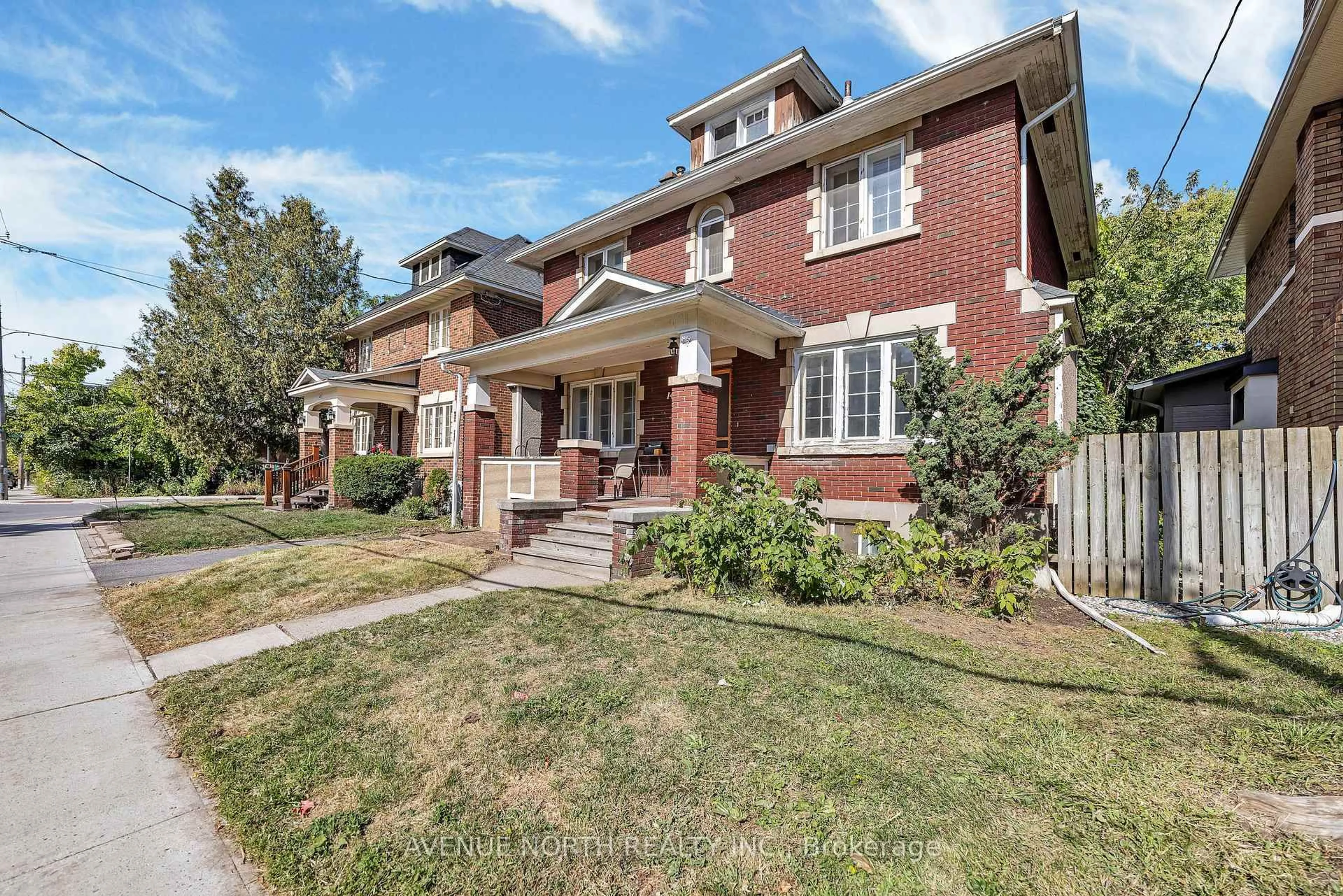 Home with brick exterior material, street for 147 Aylmer Ave, Ottawa Ontario K1S 2Y1