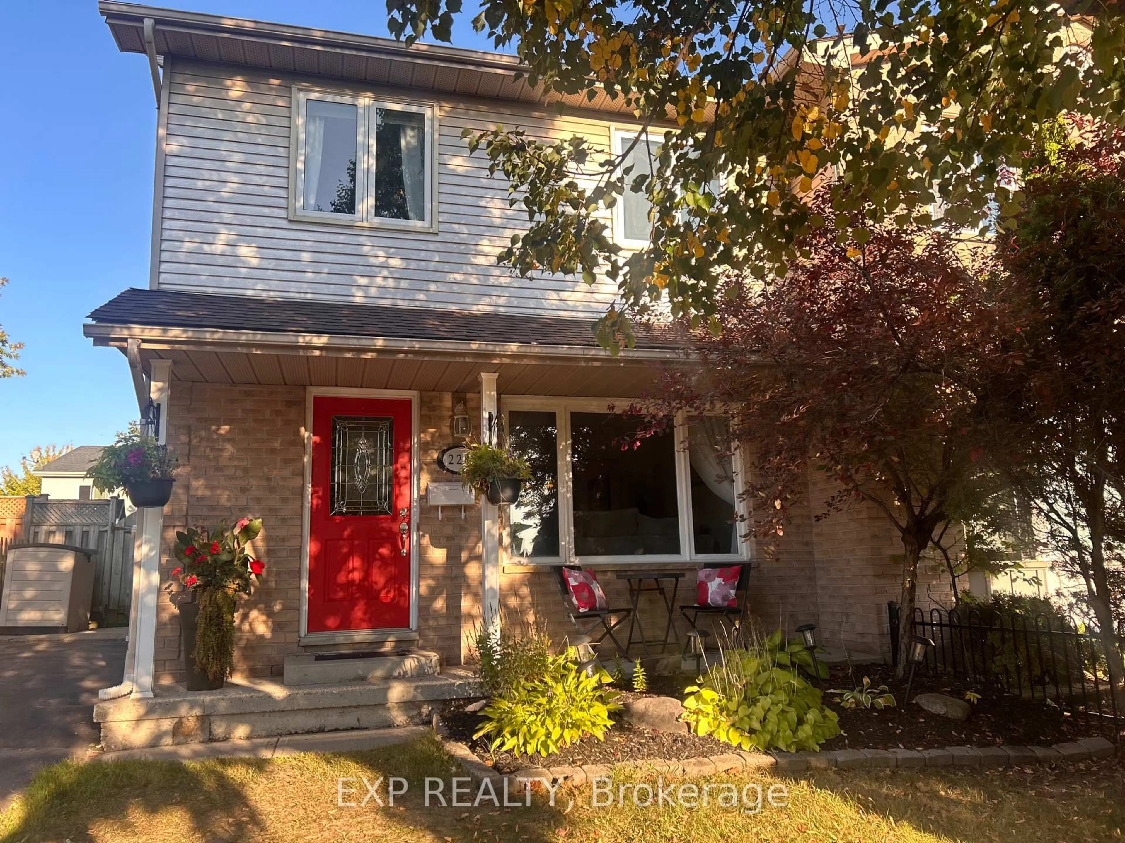 Home with brick exterior material, street for 220 Scott Rd, Cambridge Ontario N3C 3Z8