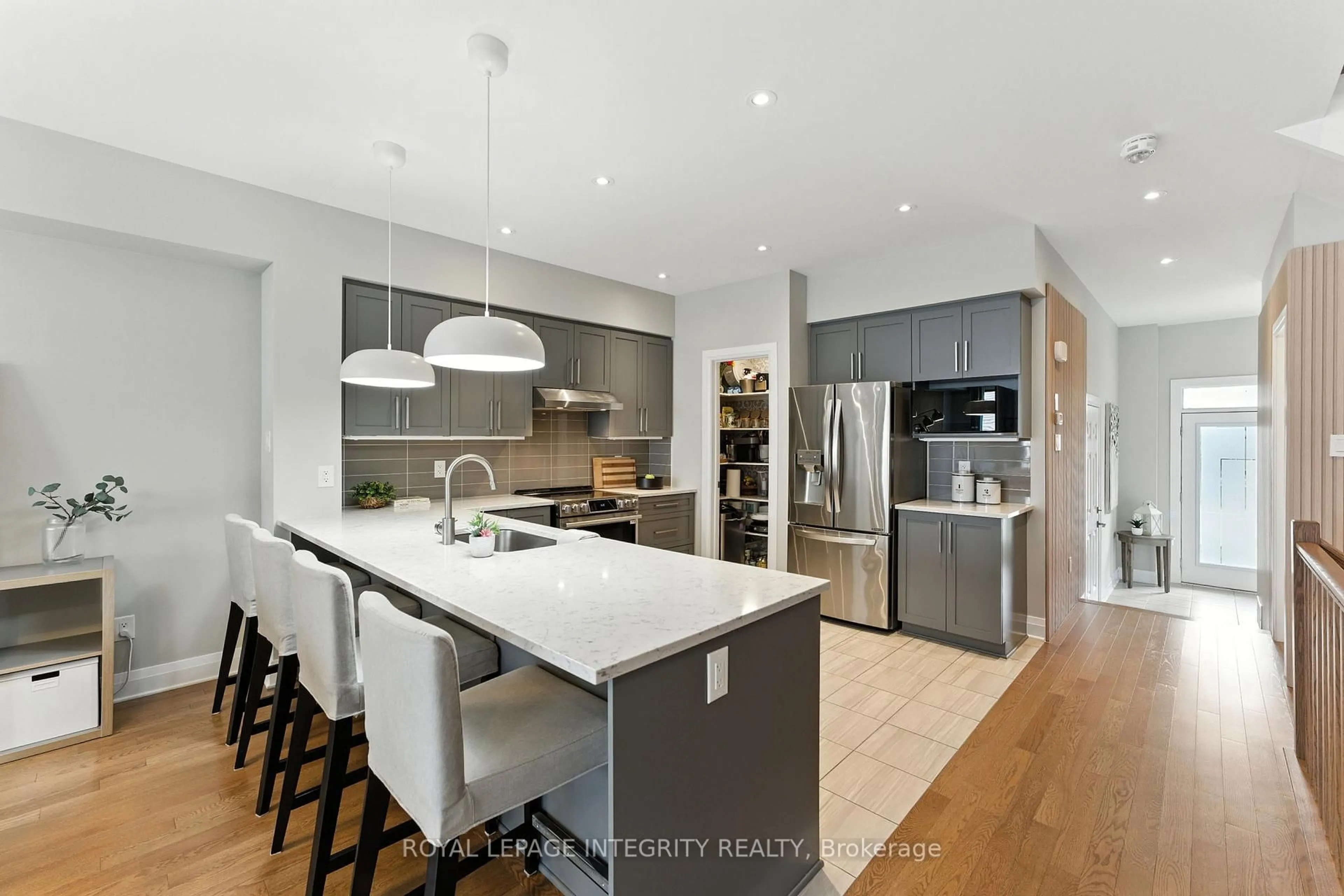 Contemporary kitchen, unknown for 150 Shinny Ave, Ottawa Ontario K2V 0G3