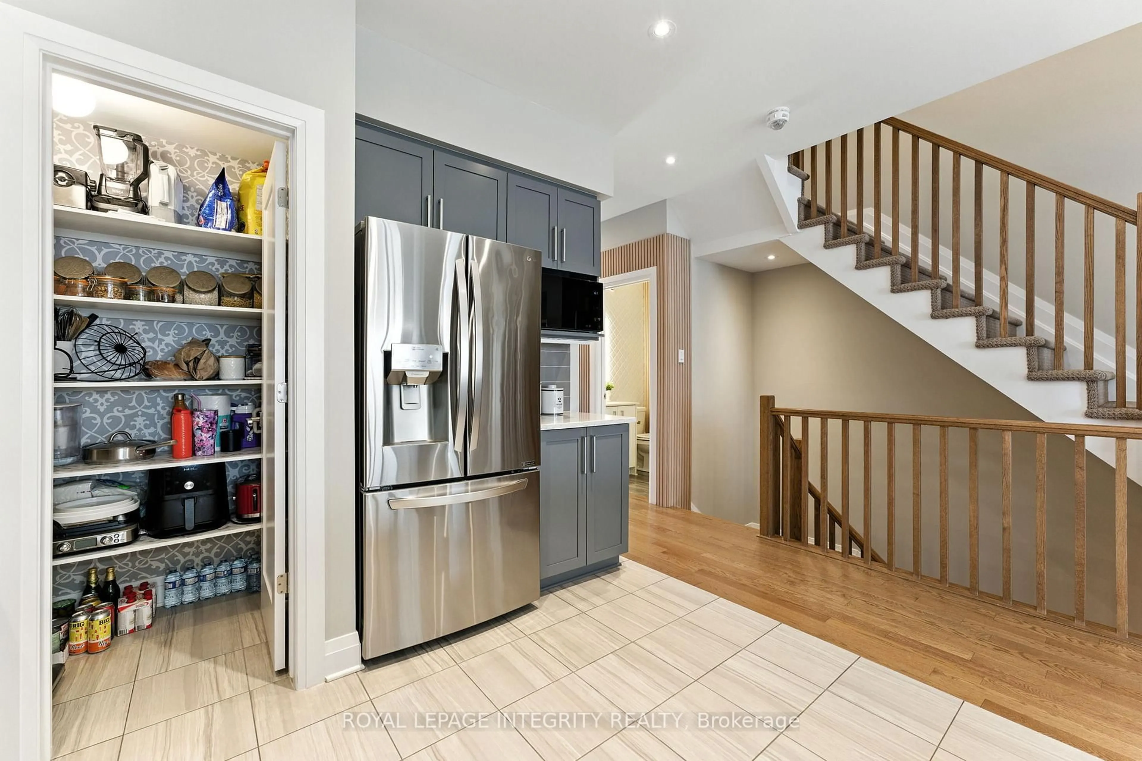 Open concept kitchen, unknown for 150 Shinny Ave, Ottawa Ontario K2V 0G3