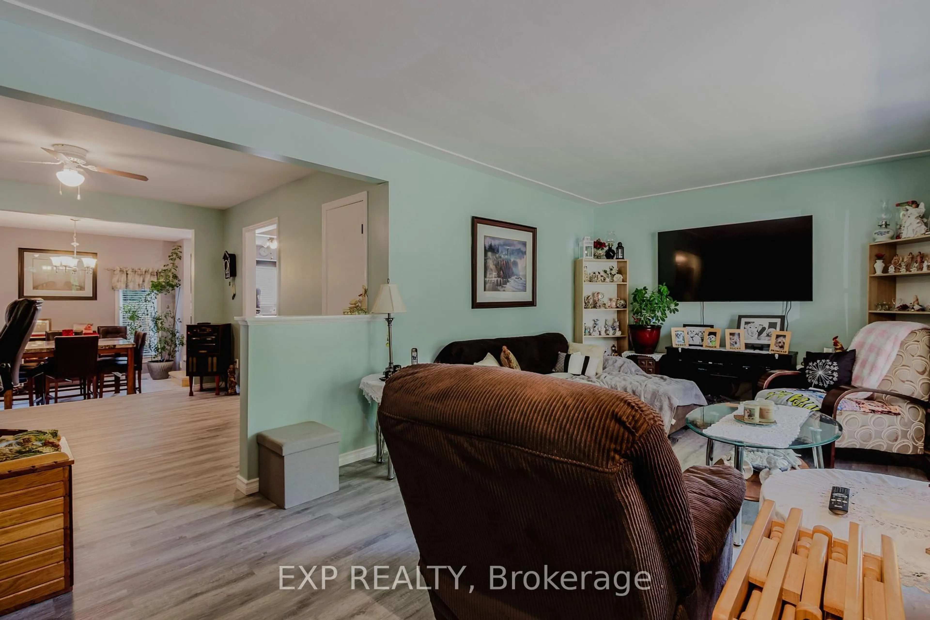 Living room with furniture, unknown for 254 Dent Pl, Woodstock Ontario N4S 2S4