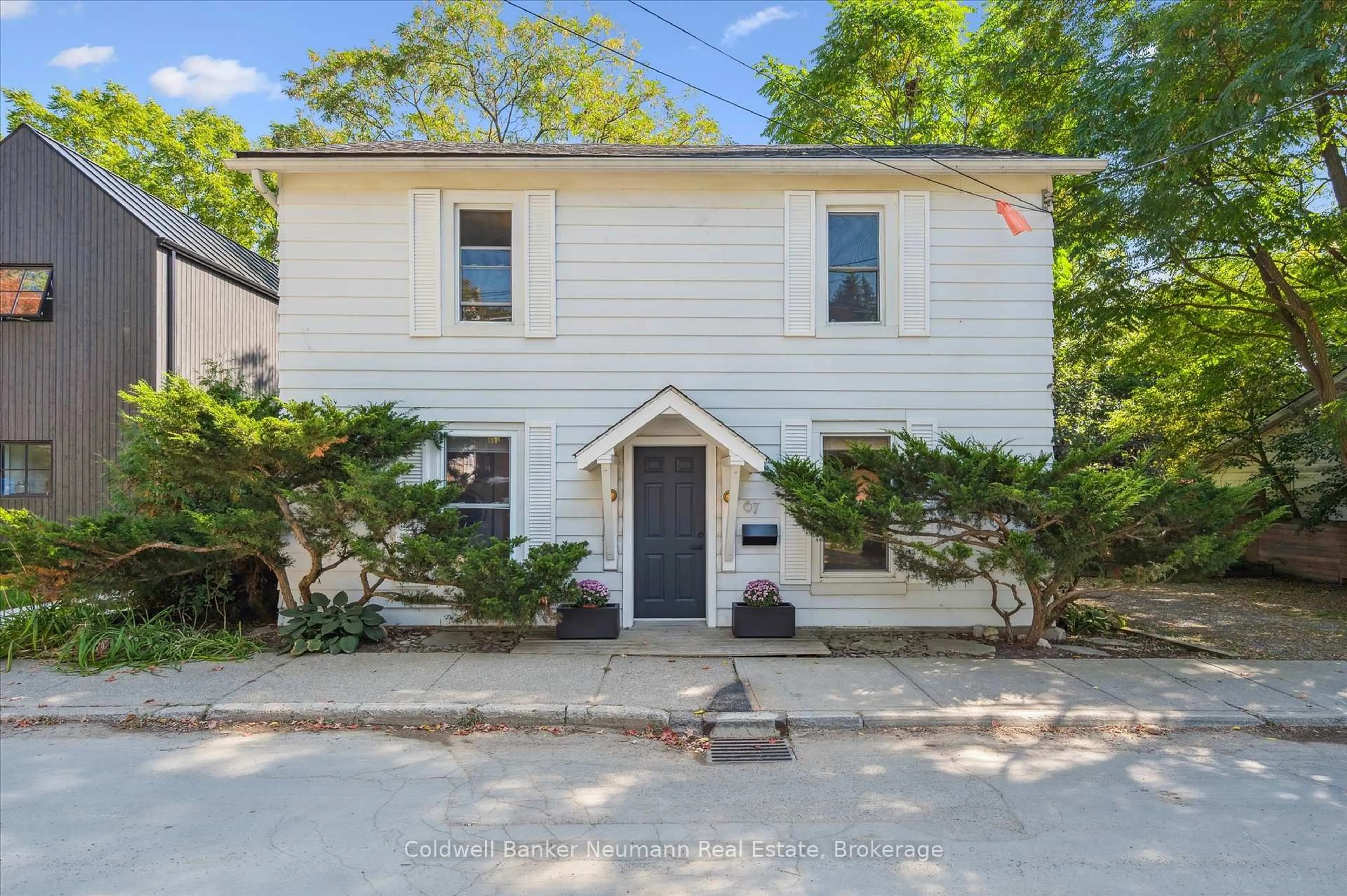 A pic from outside/outdoor area/front of a property/back of a property/a pic from drone, street for 67 Grove St, Guelph Ontario N1E 2W6