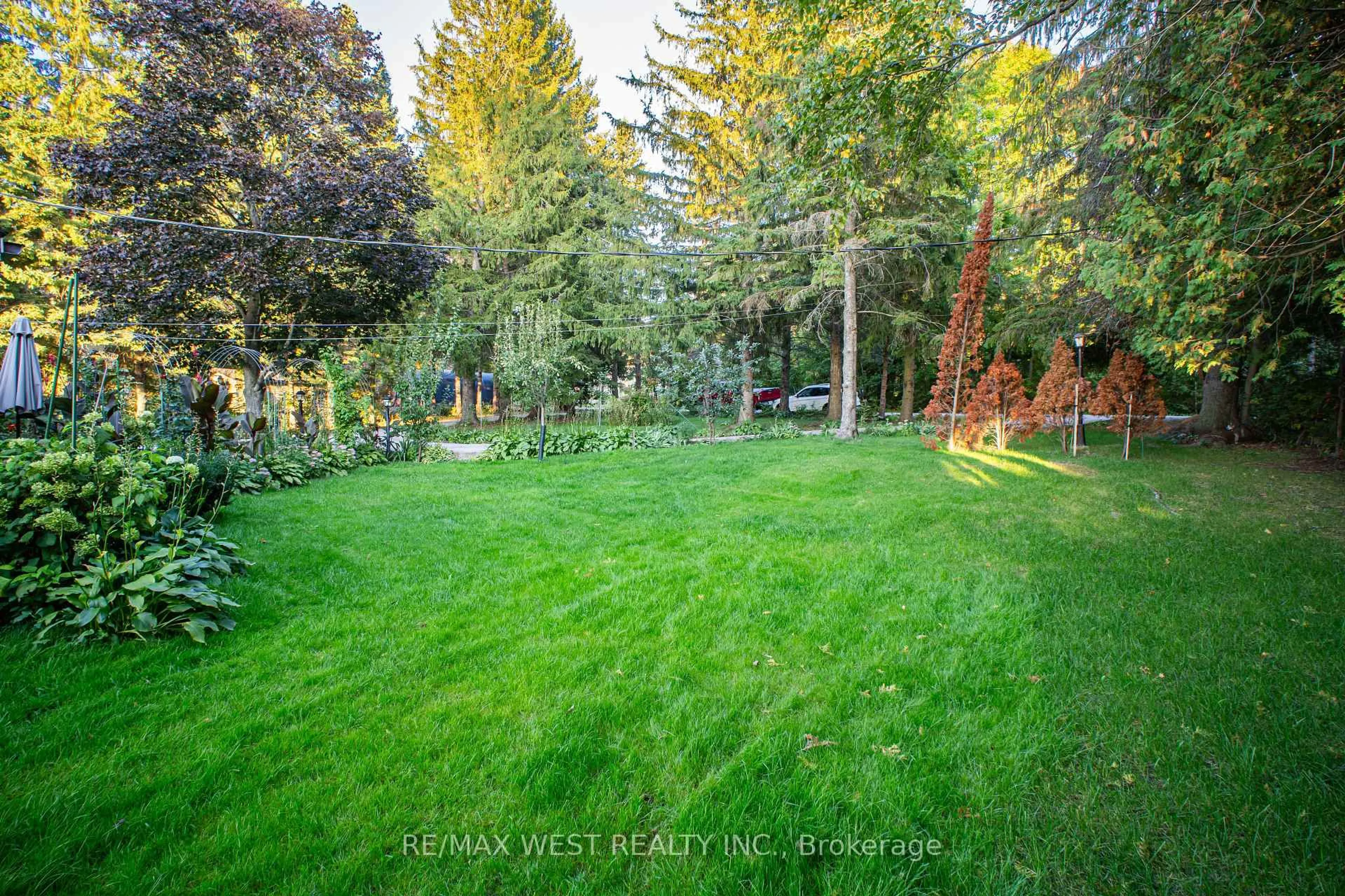 Patio, forest/trees view for 1392 Island View Dr, Selwyn Ontario K0L 1T0