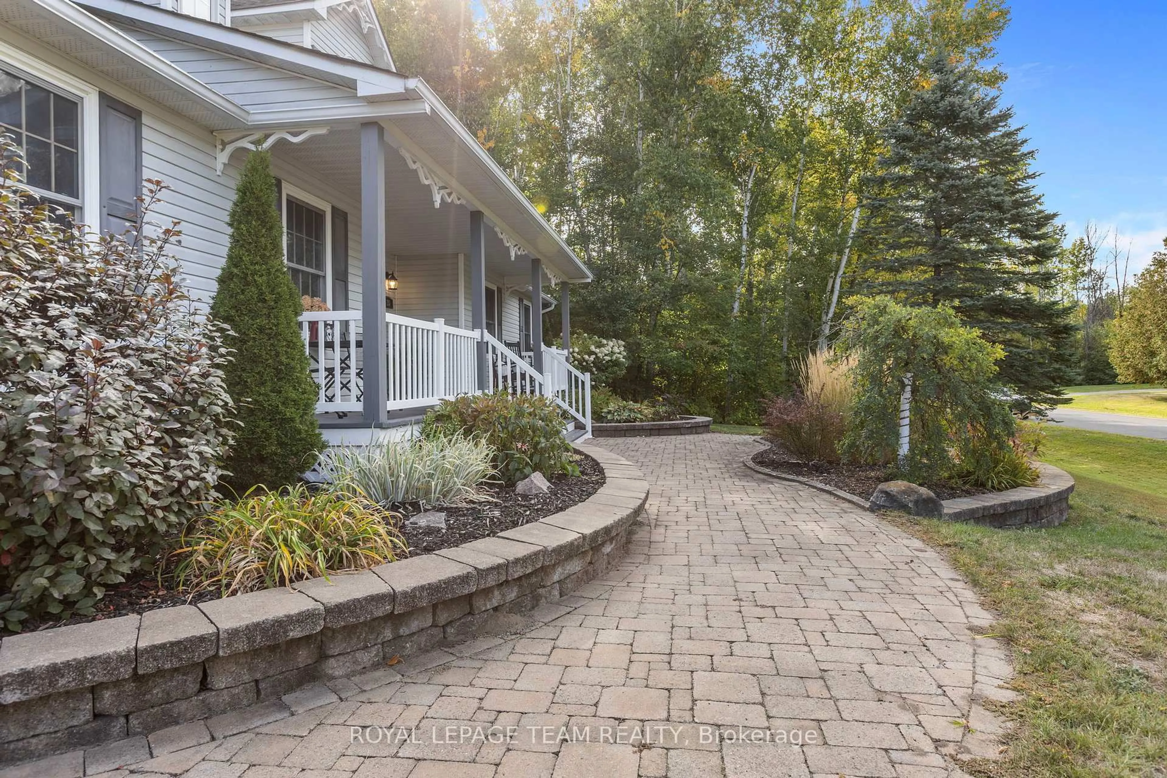 Patio, street for 15 Empress Dr, North Grenville Ontario K0G 1J0