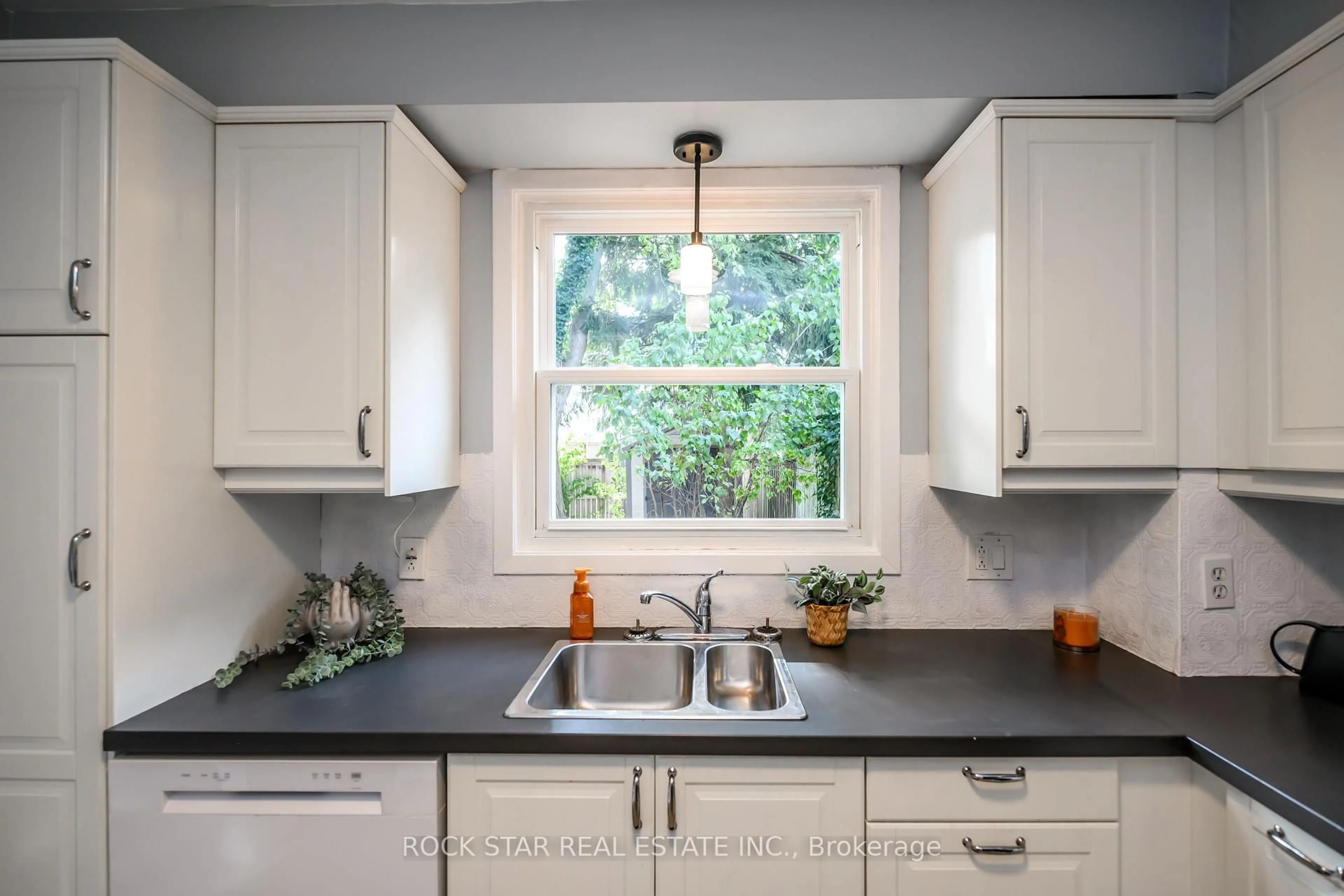 Unknown for 42 Oakmeadow Pl, St. Catharines Ontario L2N 5X7