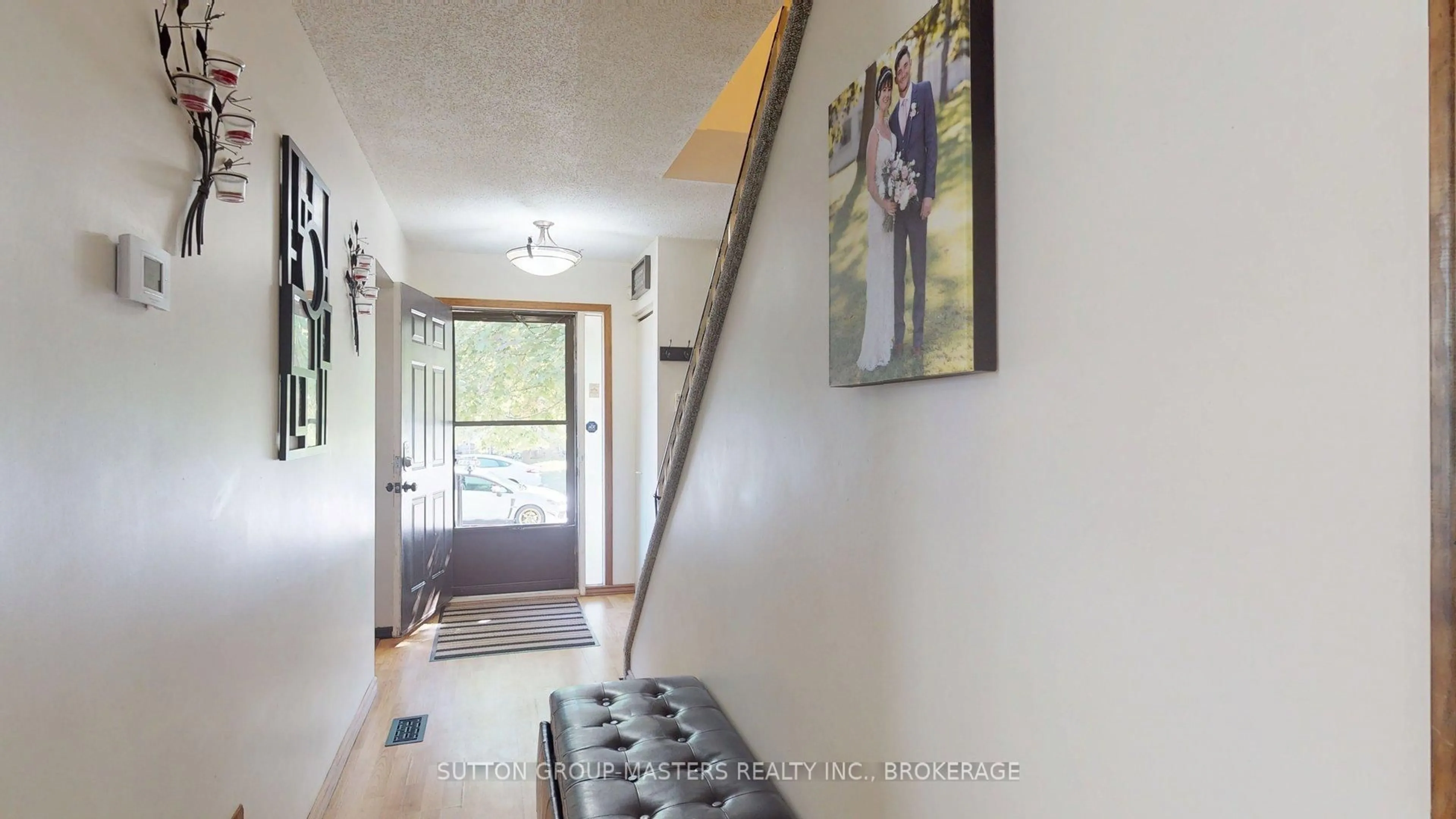 Indoor foyer for 4 Trillium Crt, Kingston Ontario K7K 6W9