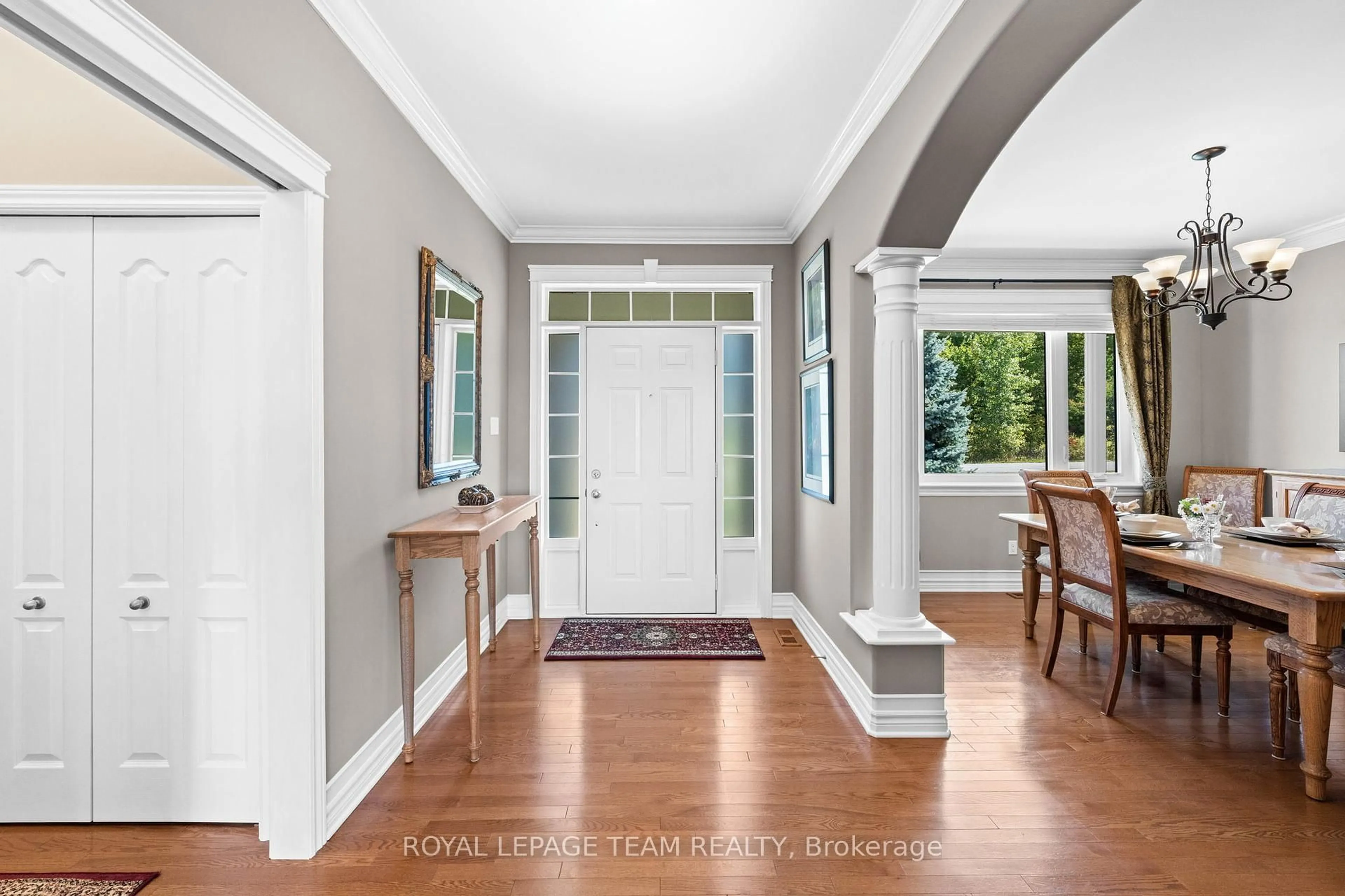 Indoor entryway for 2193 Trailwood Dr, North Gower Ontario K0A 2T0