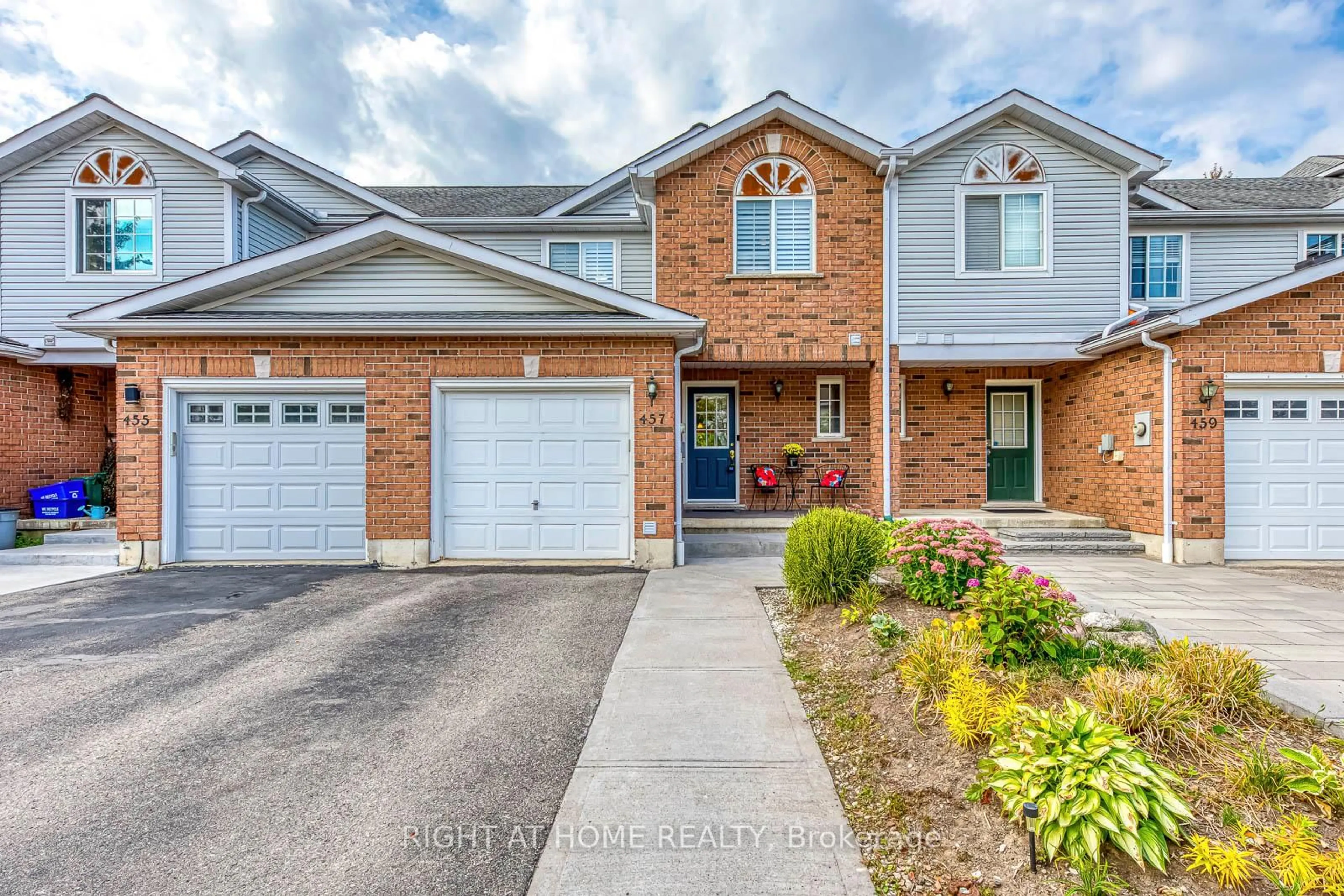 Home with brick exterior material, street for 457 Laurel Gate Dr, Waterloo Ontario N2T 2S1