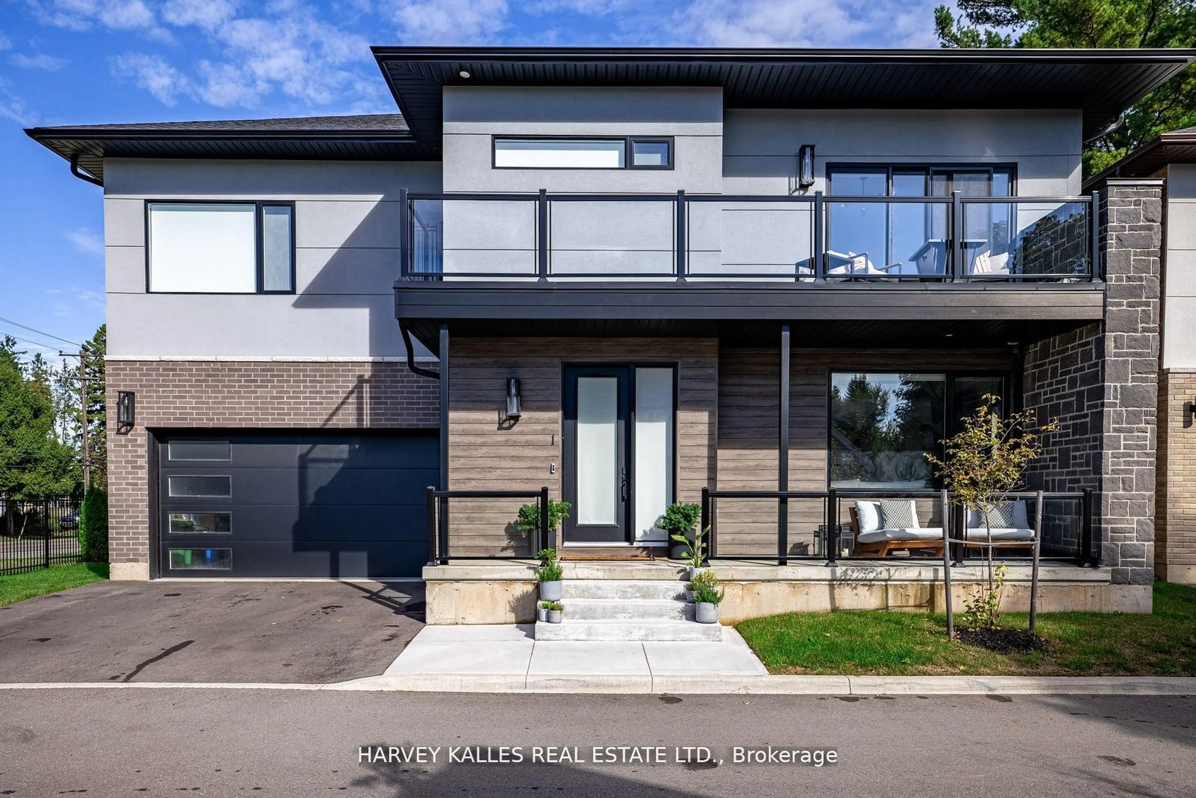 Home with brick exterior material, street for 121 Fiddlers Green Rd #1, Hamilton Ontario L9G 1W4