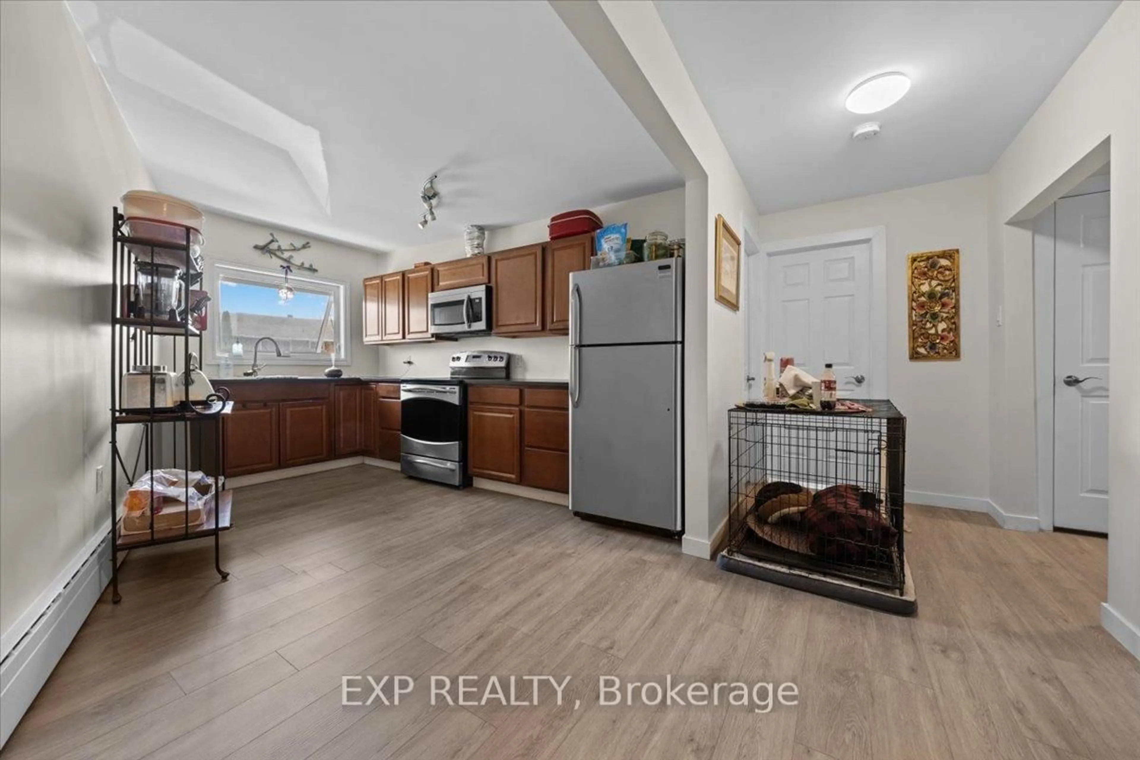 Open concept kitchen, unknown for 215 Lavergne St, Ottawa Ontario K1L 5E4