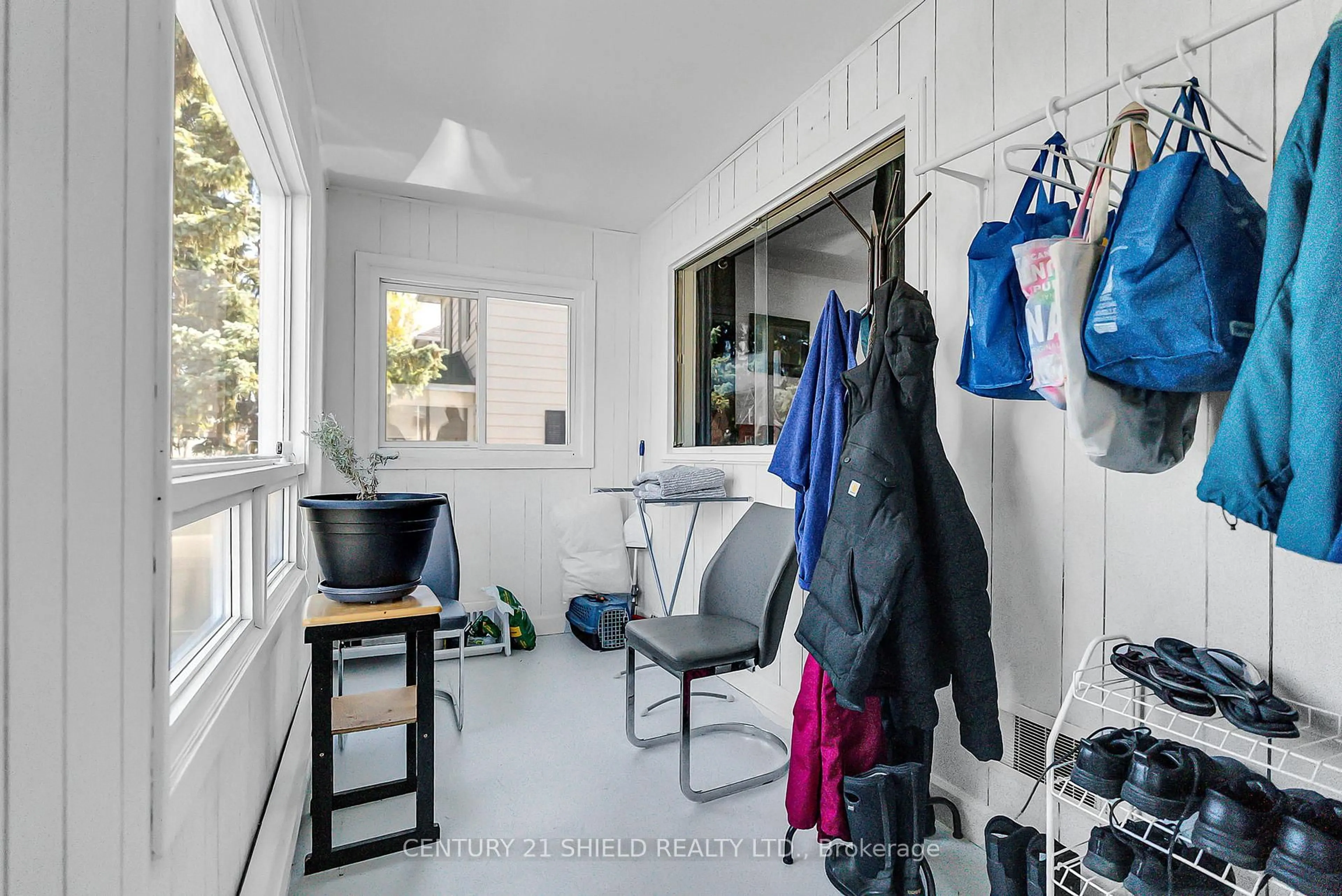 Laundry room for 607 first St, Cornwall Ontario K6H 1L9