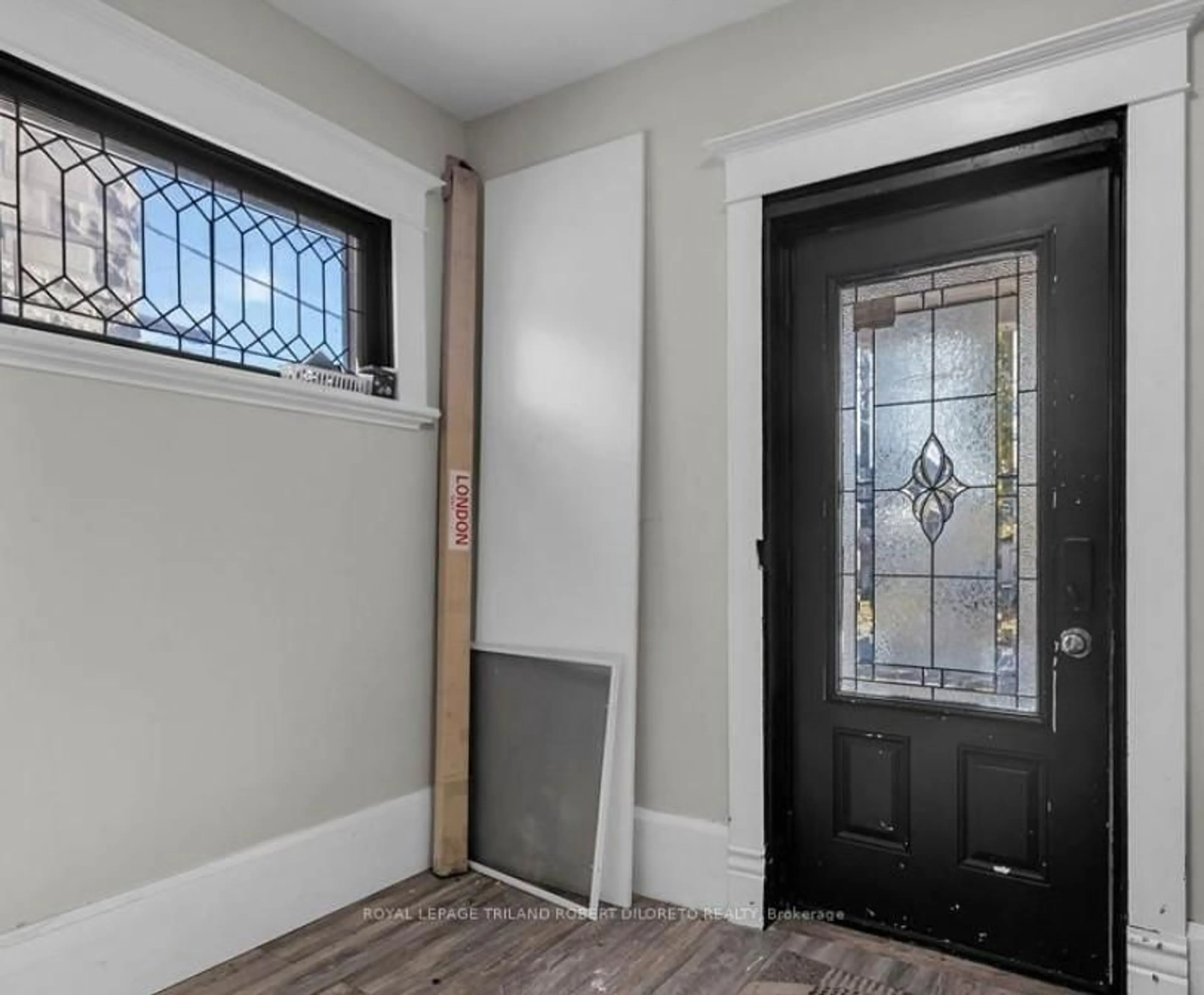 Indoor entryway for 8 Bruce St, London South Ontario N6C 1G4