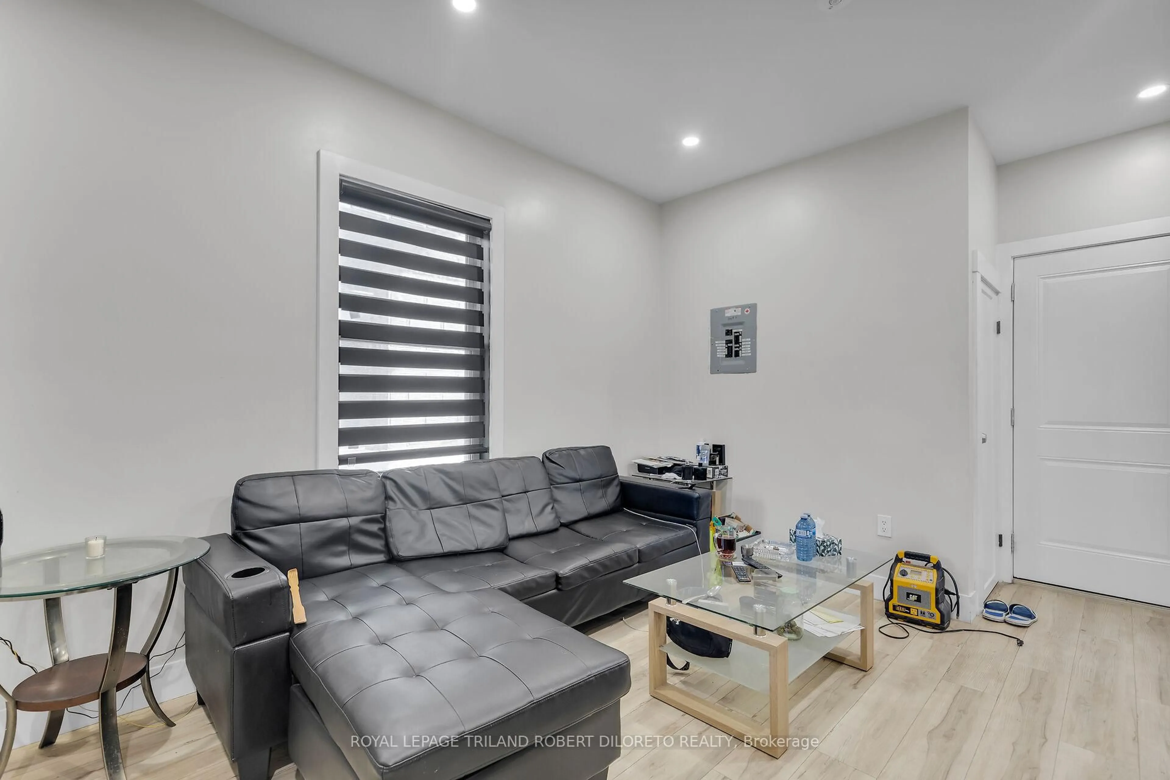 Living room with furniture, unknown for 8 Bruce St, London South Ontario N6C 1G4