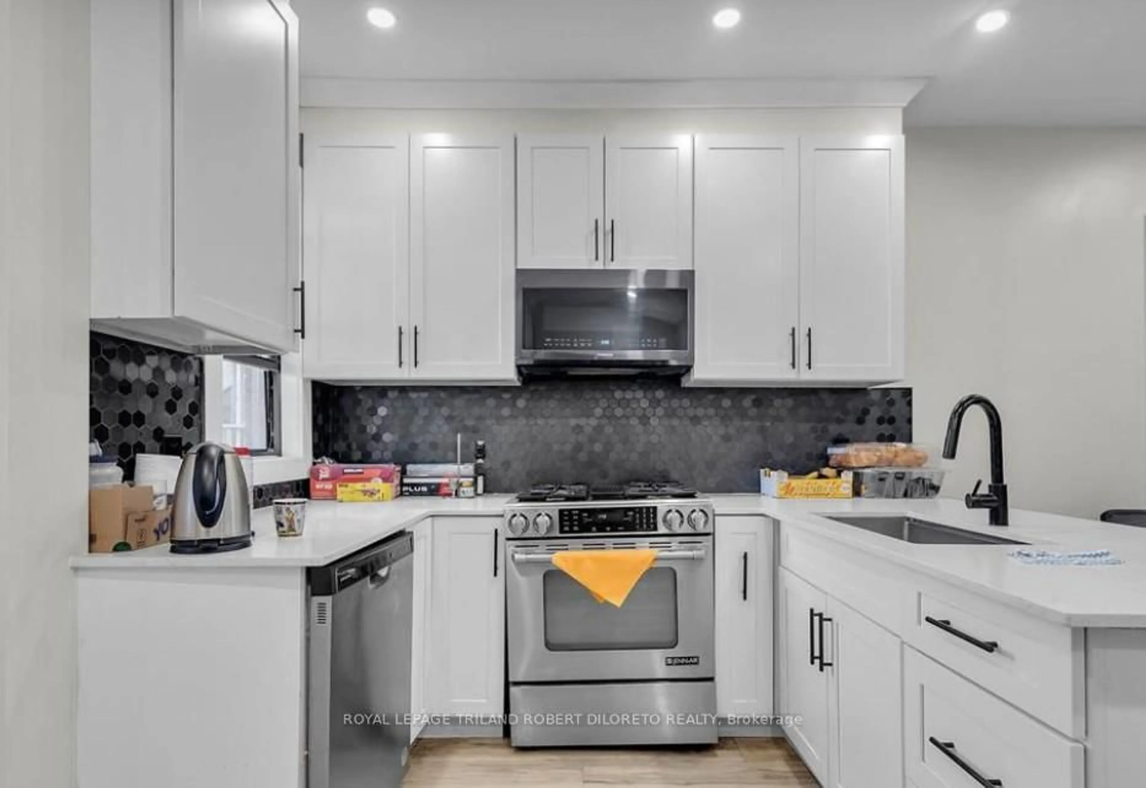 Unknown for 8 Bruce St, London South Ontario N6C 1G4