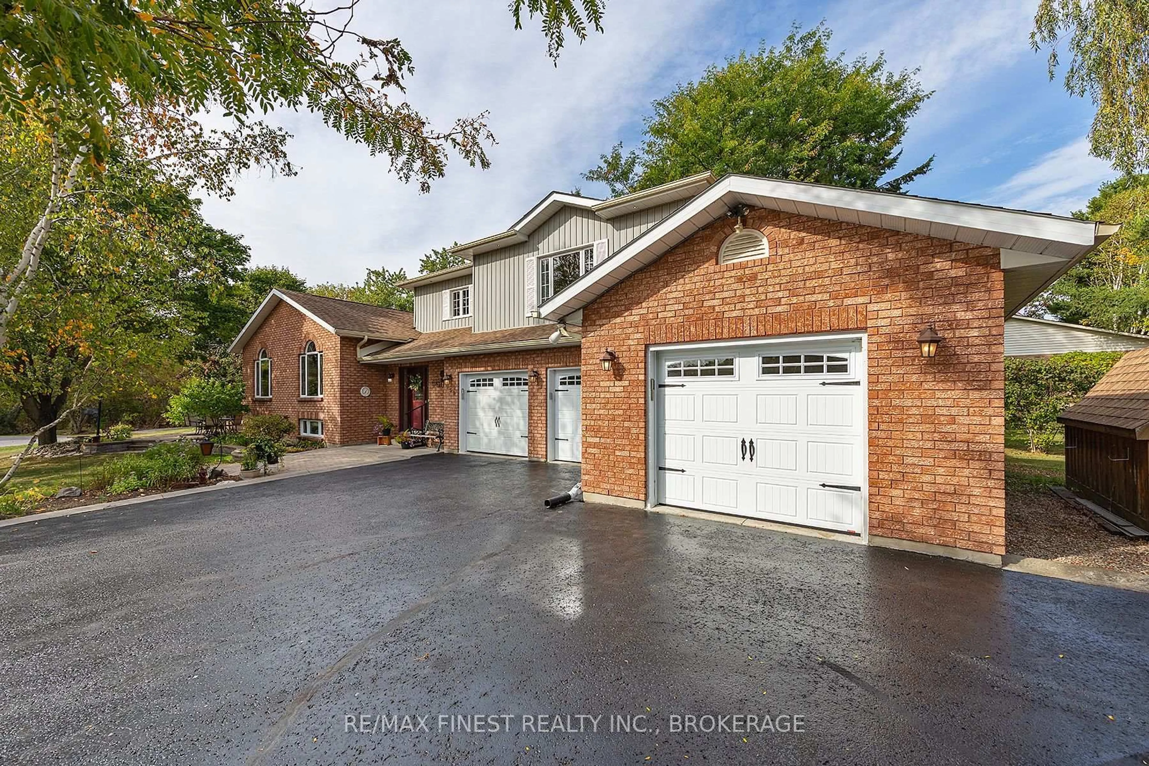 Home with brick exterior material, street for 939 Ellen Ave, Kingston Ontario K0H 1S0