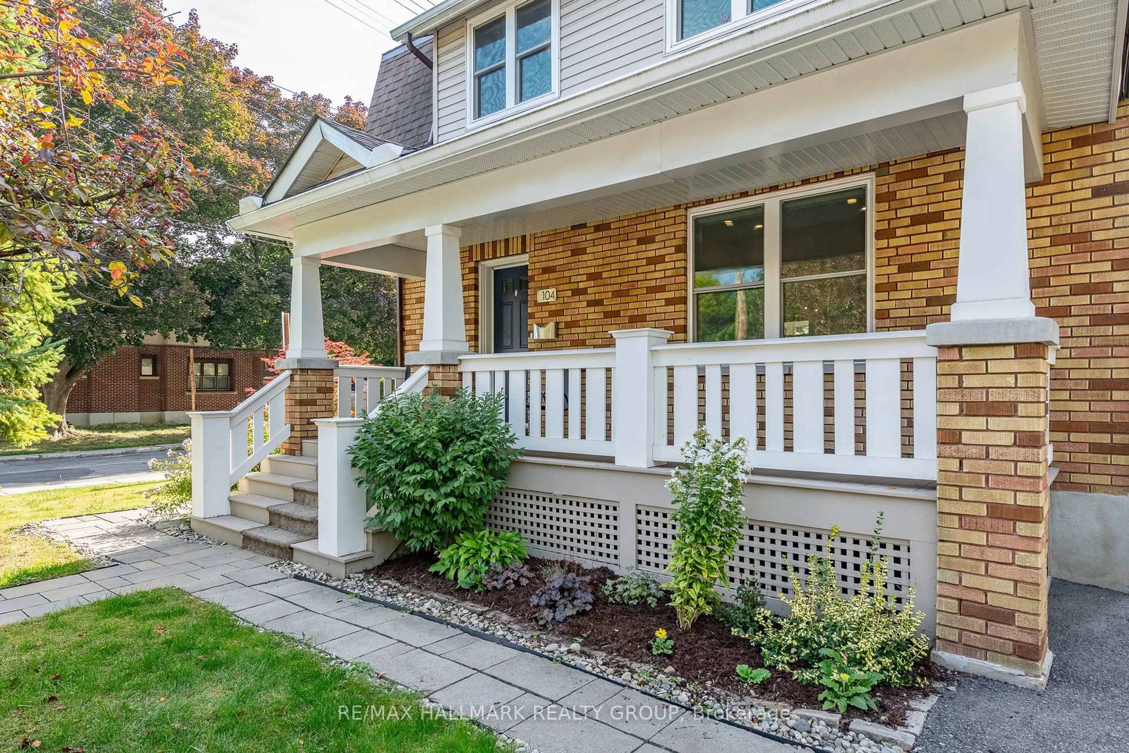 Home with brick exterior material, street for 104 Byron Ave, Ottawa Ontario K1Y 3J2