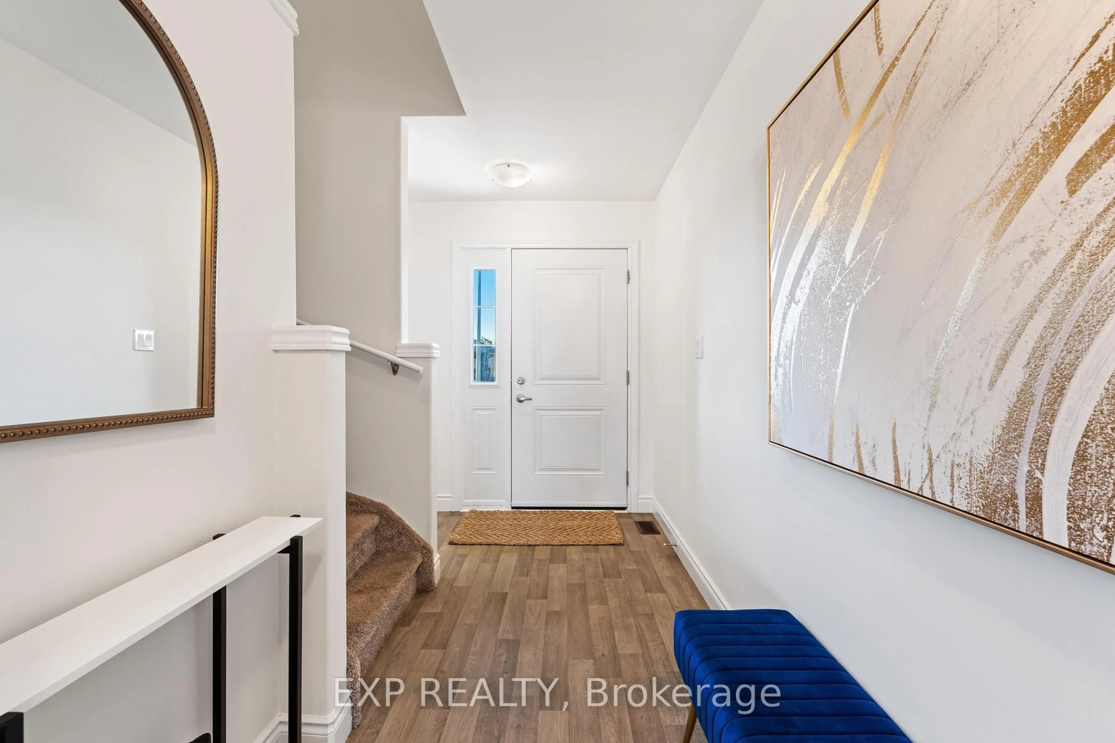 Indoor entryway for 10 Cobblestone St, Belleville Ontario K8P 0E4