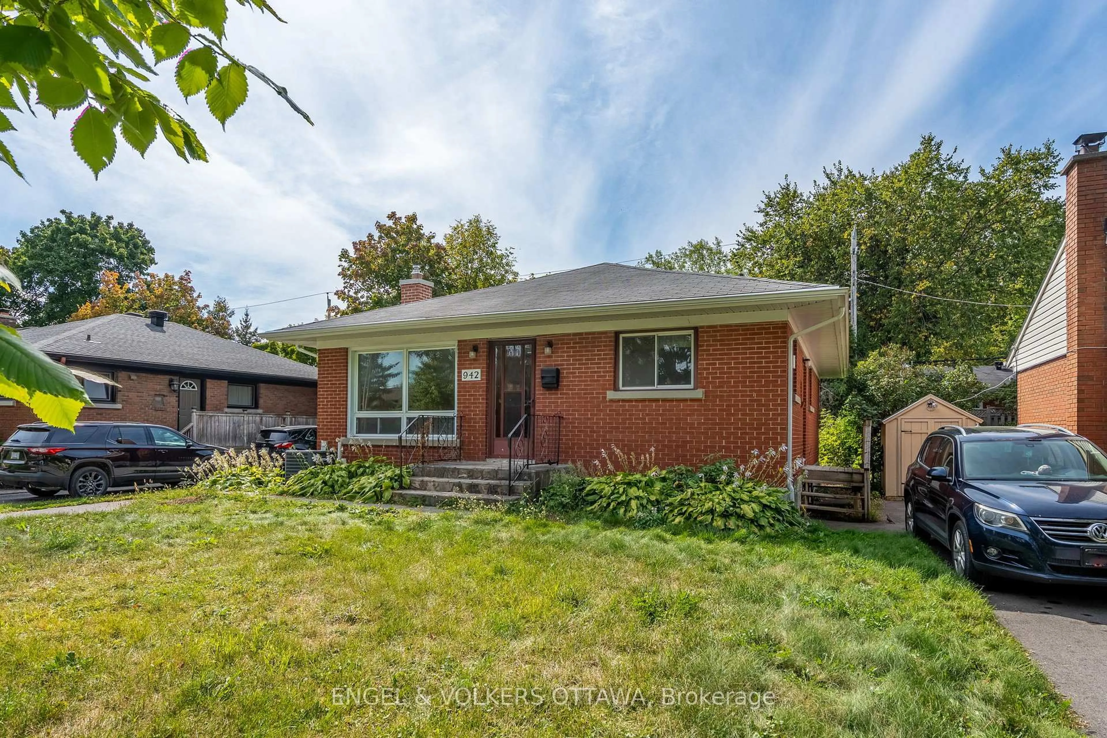 Home with brick exterior material, street for 942 Arkell St, Ottawa Ontario K2B 5R3