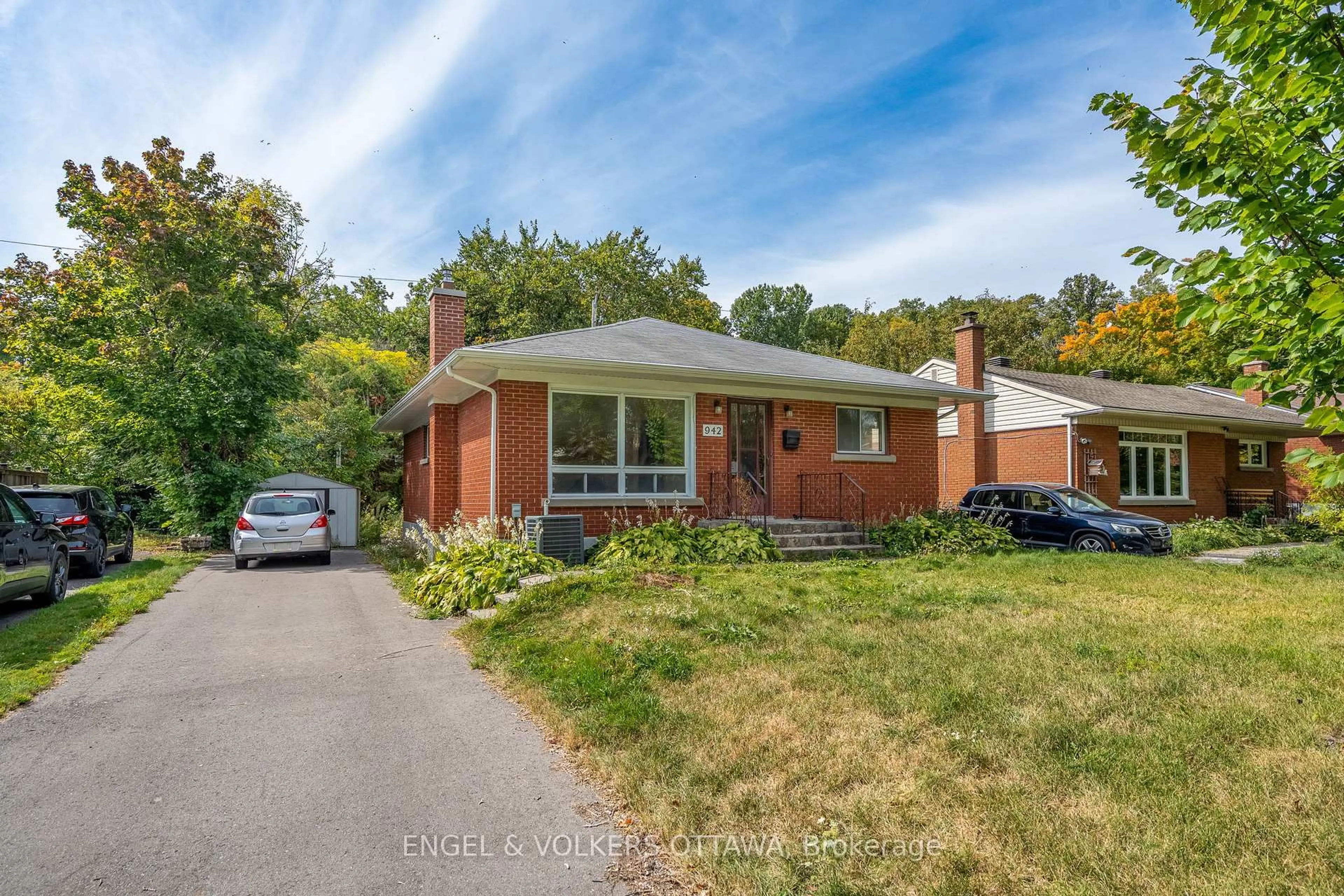 Home with brick exterior material, street for 942 Arkell St, Ottawa Ontario K2B 5R3