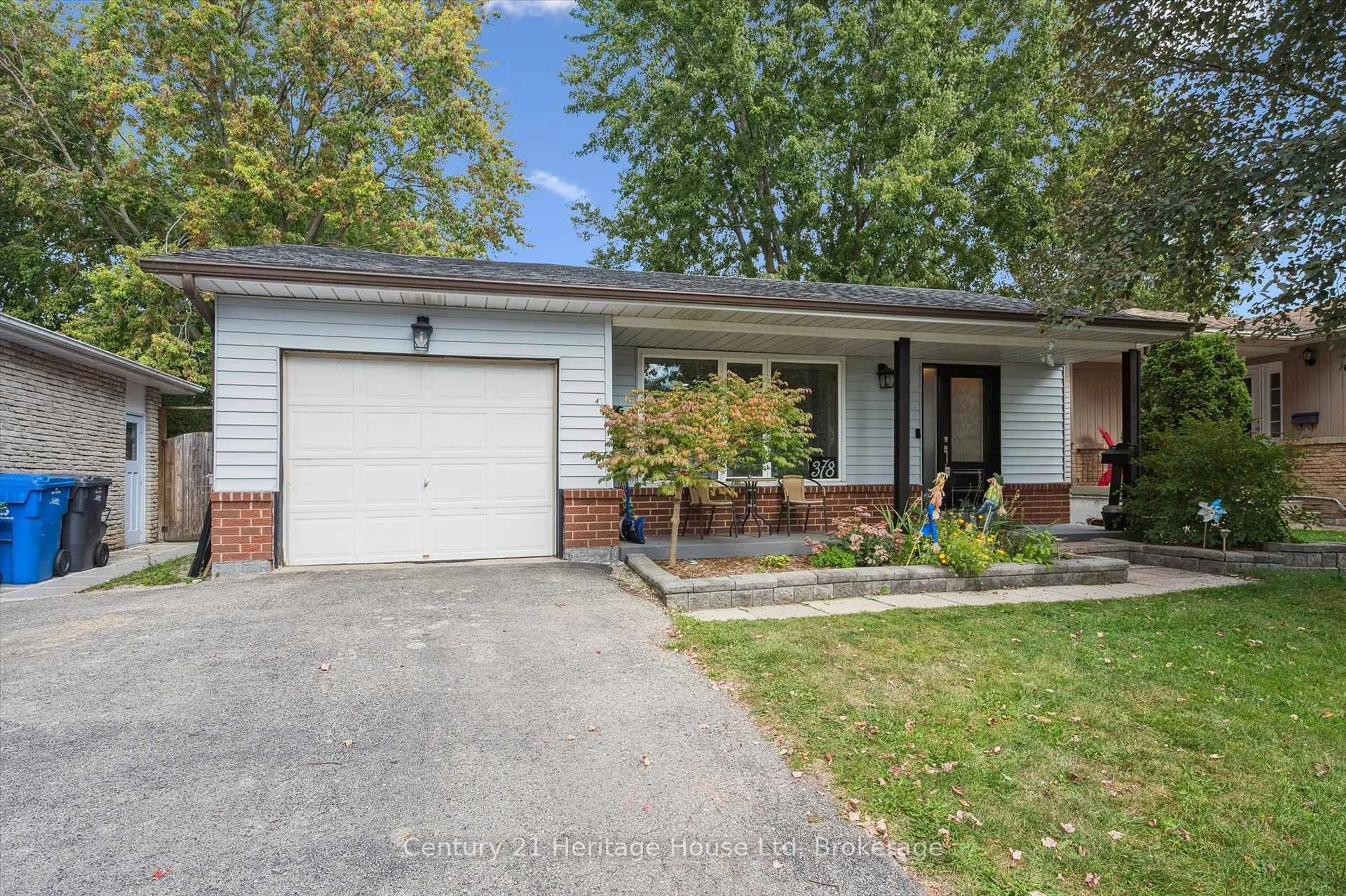 Home with vinyl exterior material, street for 378 West Acres Dr, Guelph Ontario N1H 7A8
