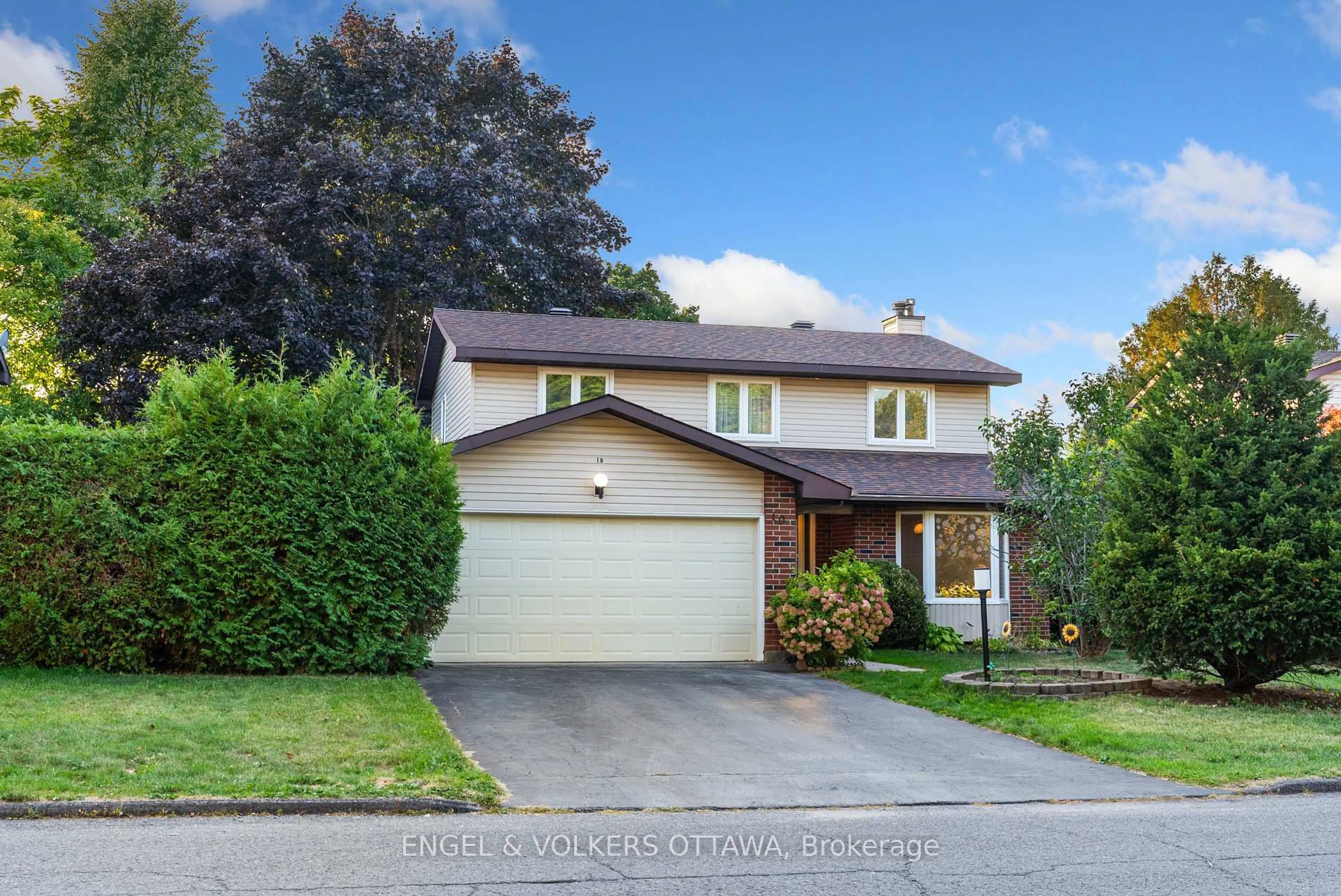 Home with vinyl exterior material, street for 19 McClure Cres, Kanata Ontario K2L 2H1