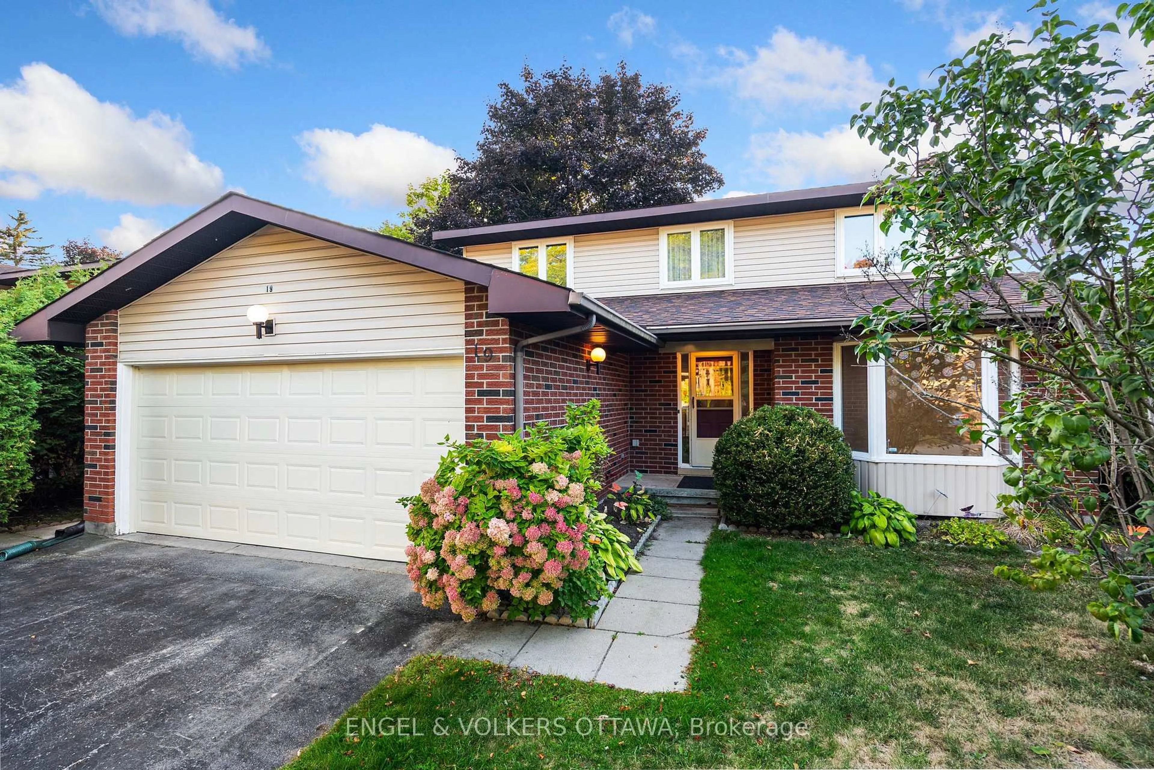 Home with brick exterior material, street for 19 McClure Cres, Kanata Ontario K2L 2H1